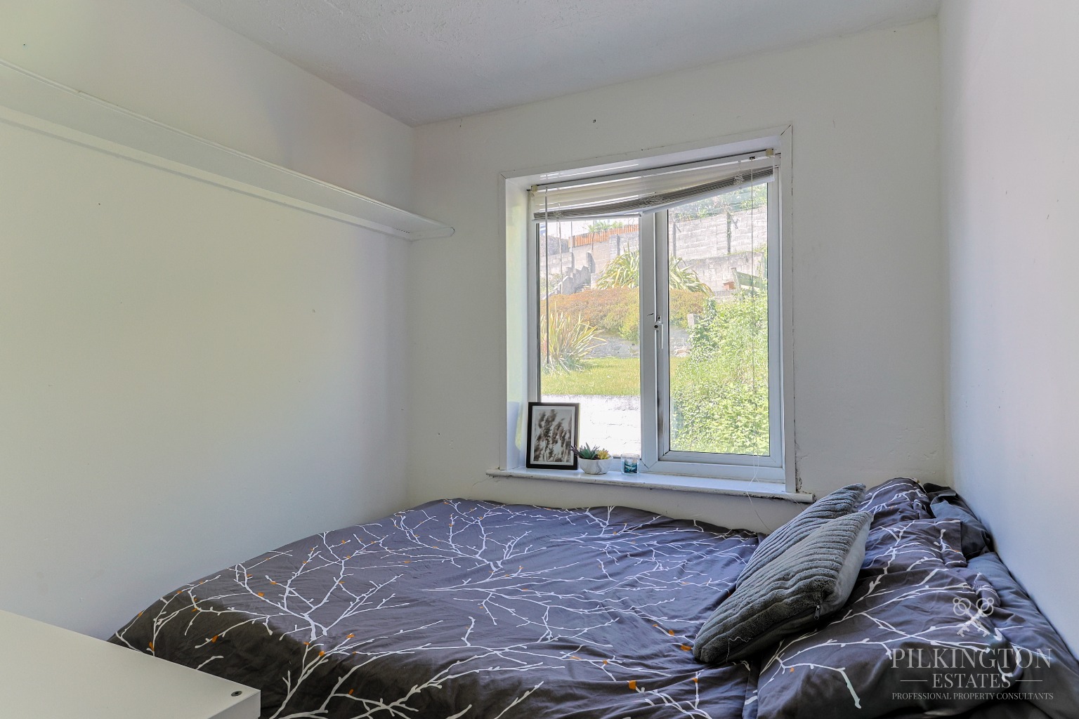 Three-Bedroom Semi-Detached Home with Excellent Renovation Potential Property image 10