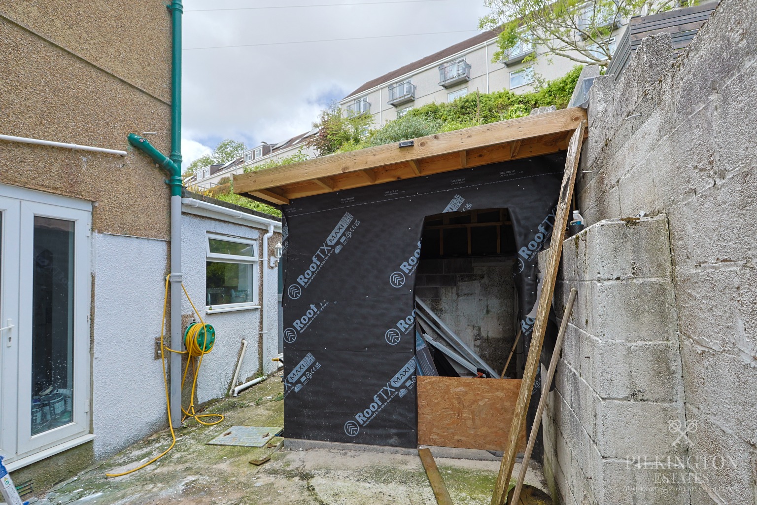Three-Bedroom Semi-Detached Home with Excellent Renovation Potential Property image 14