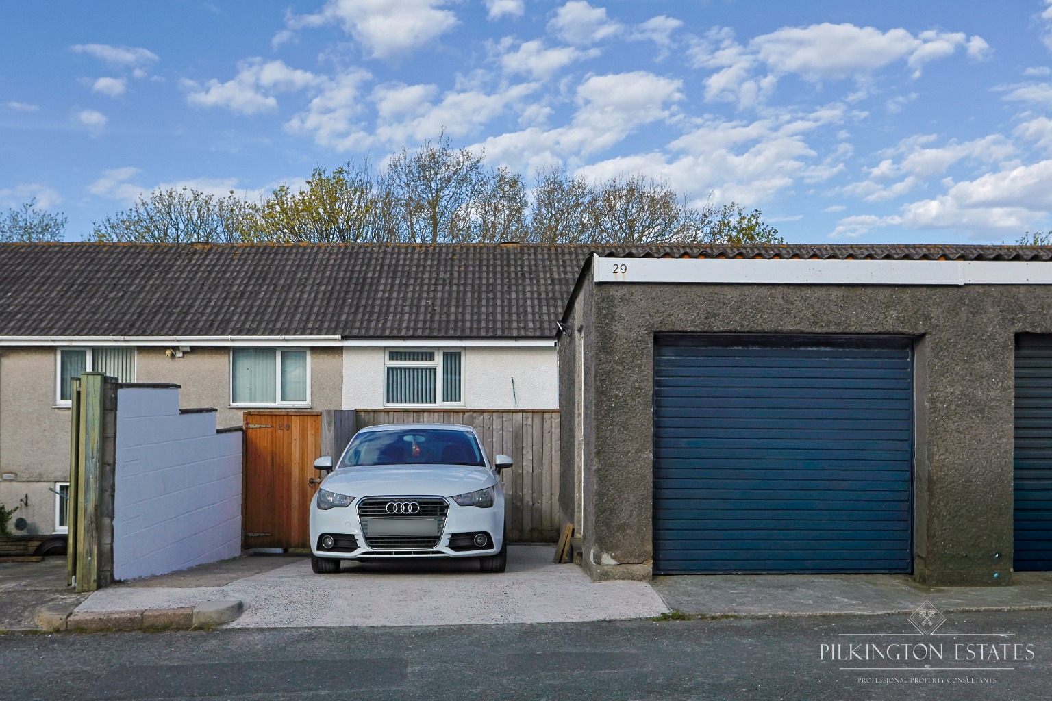 Stylish 3-bed PL5 terrace with open-plan living, landscaped garden, garage and parking. EPC D Property image 2