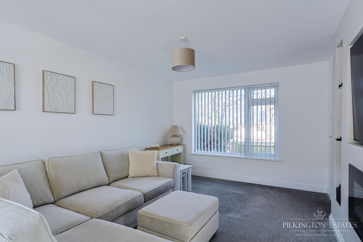 Stylish 3-bed PL5 terrace with open-plan living, landscaped garden, garage and parking. EPC D Property image 5
