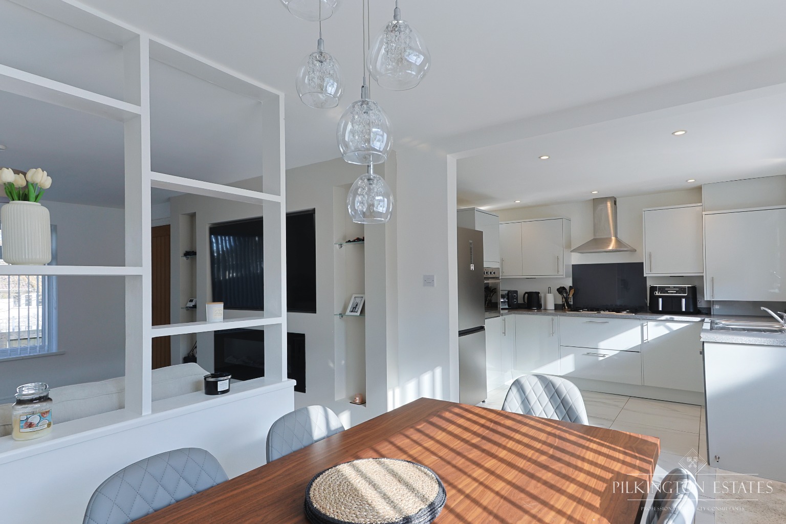 Stylish 3-bed PL5 terrace with open-plan living, landscaped garden, garage and parking. EPC D Property image 9