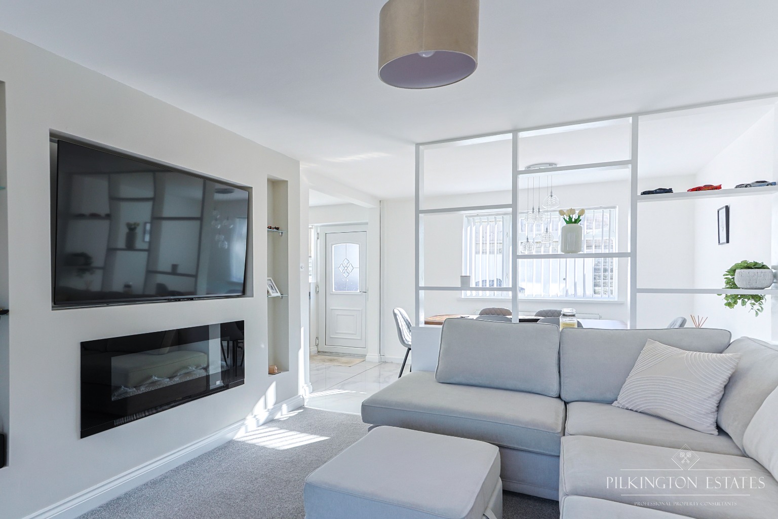 Stylish 3-bed PL5 terrace with open-plan living, landscaped garden, garage and parking. EPC D Property image 3
