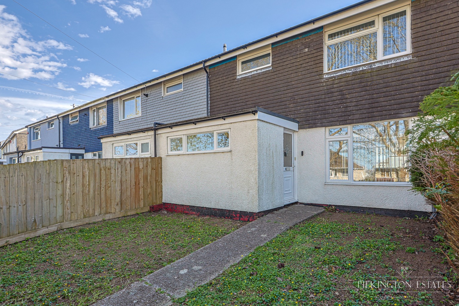 Stylish 3-bed PL5 terrace with open-plan living, landscaped garden, garage and parking. EPC D Property image 16