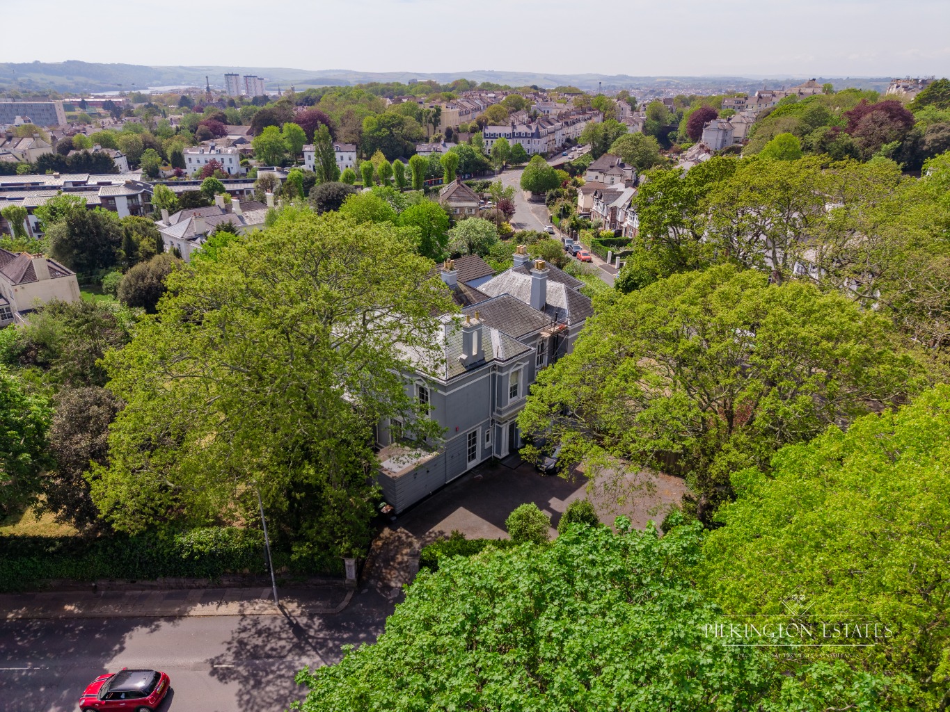 Beautiful Grade II Listed 4-bed family home with large garden in the heart of Stoke. Property image 18