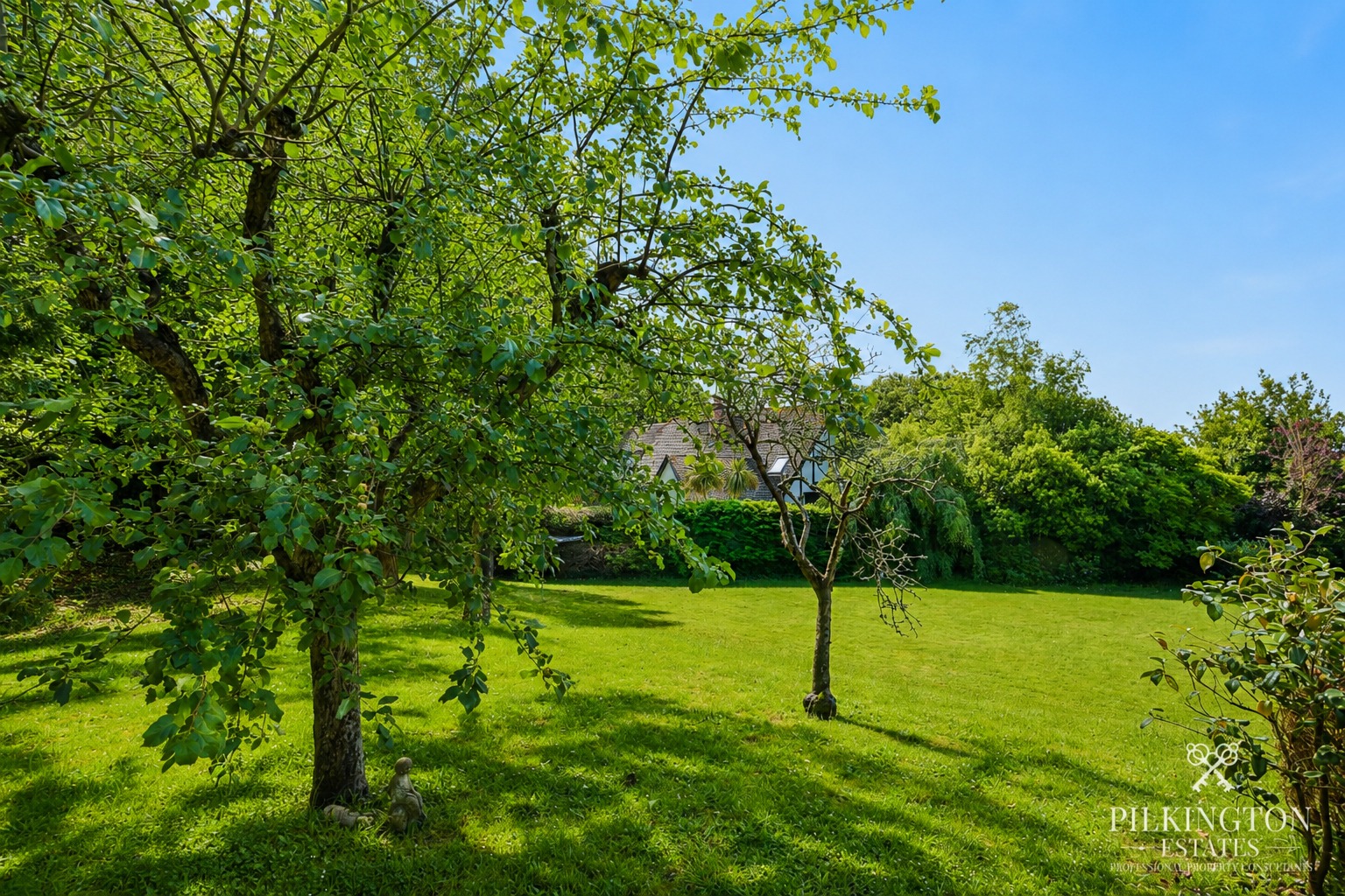 Beautiful Grade II Listed 4-bed family home with large garden in the heart of Stoke. Property image 21