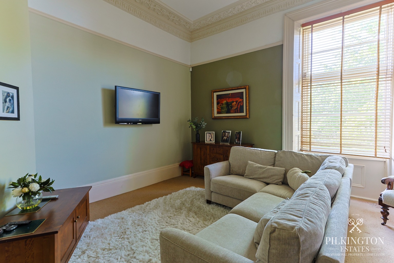 Beautiful Grade II Listed 4-bed family home with large garden in the heart of Stoke. Property image 6