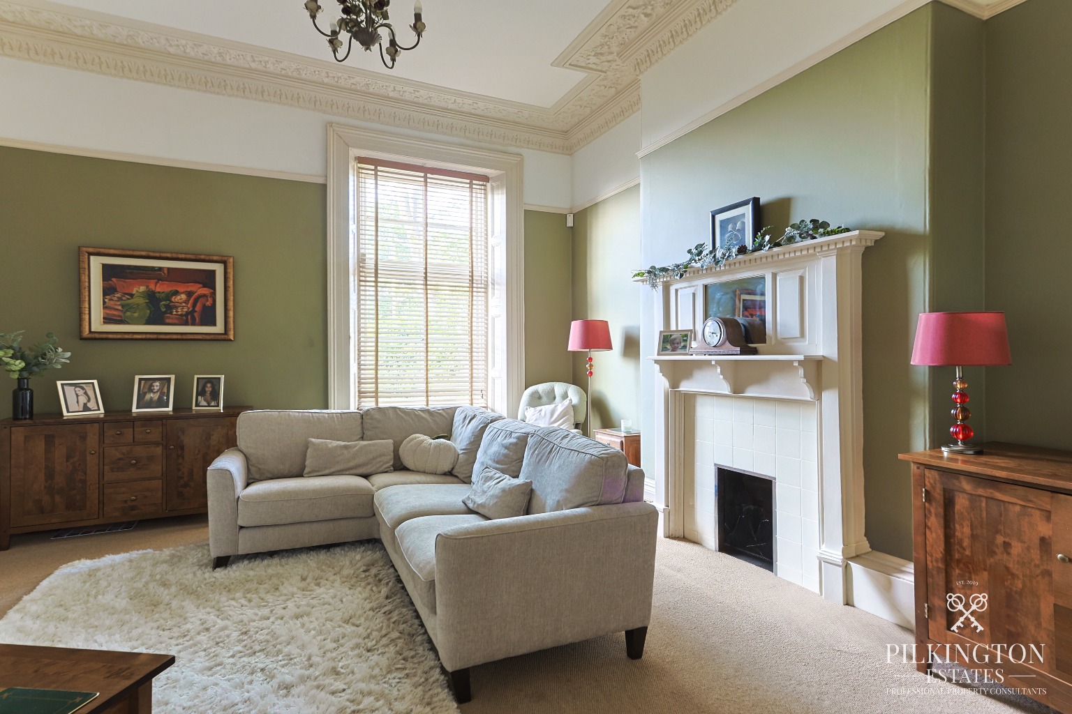 Beautiful Grade II Listed 4-bed family home with large garden in the heart of Stoke. Property image 5