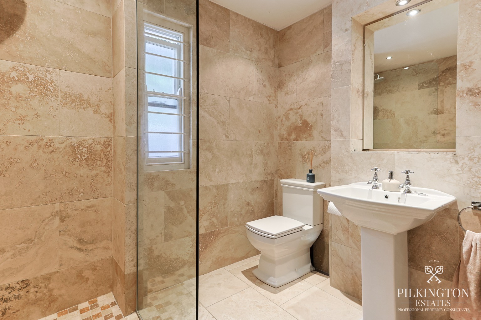 Beautiful Grade II Listed 4-bed family home with large garden in the heart of Stoke. Property image 10