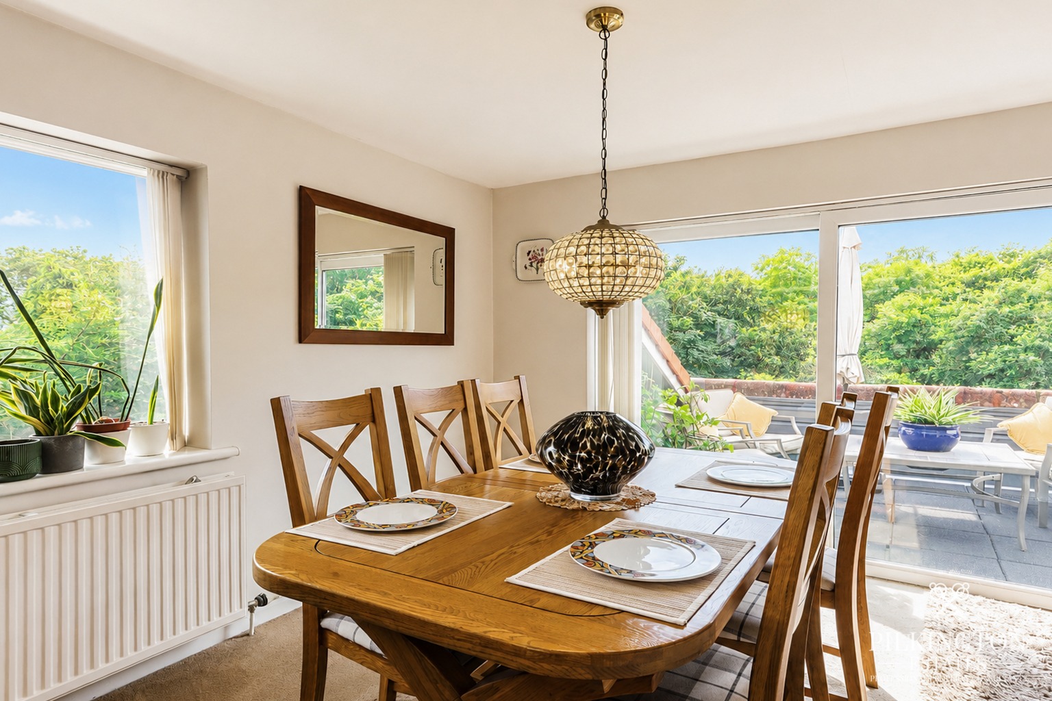 Immaculate Four-Bedroom Detached Home with Private Garden in a Quiet Cul-de-Sac Property image 6