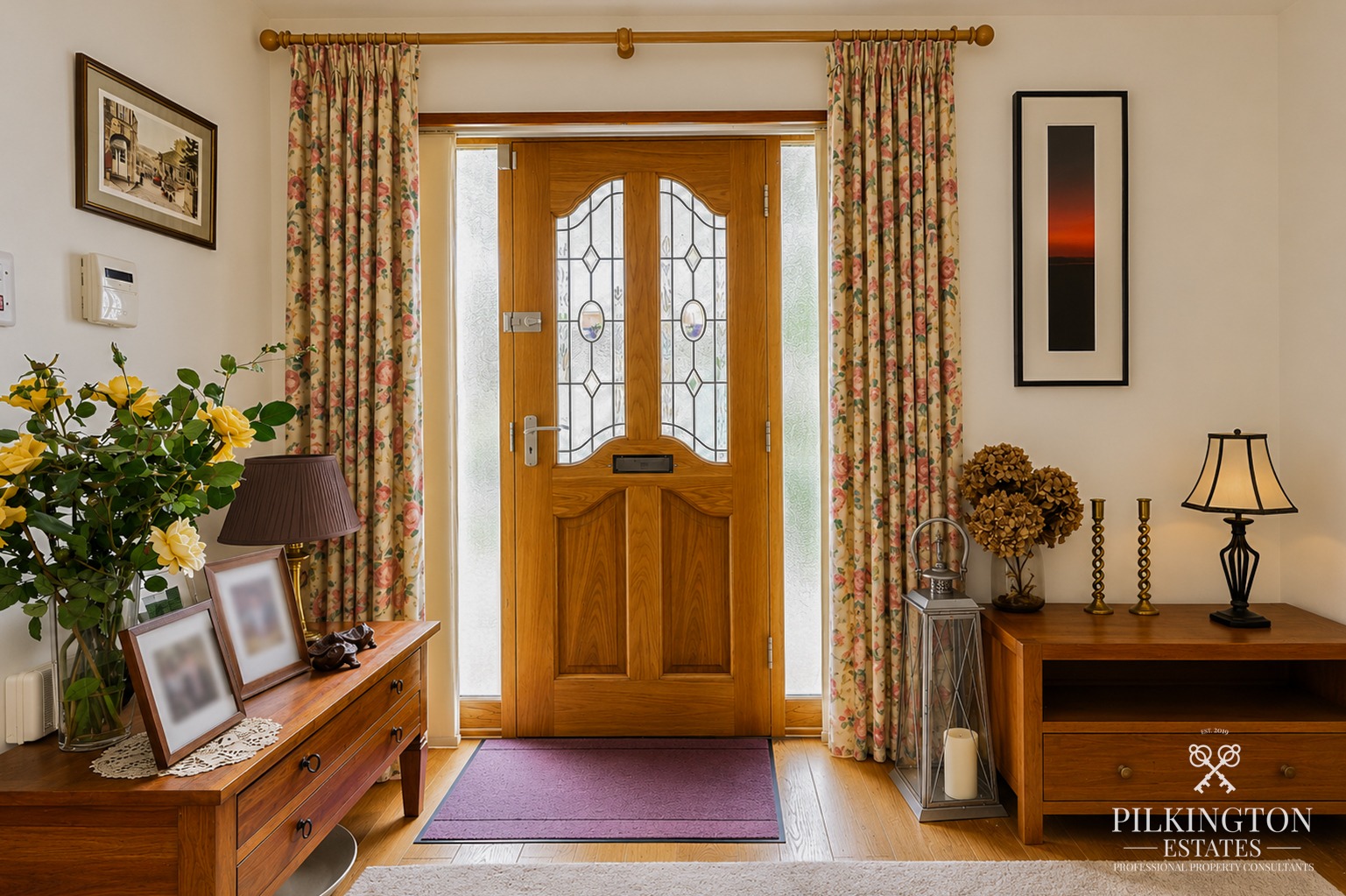 Immaculate Four-Bedroom Detached Home with Private Garden in a Quiet Cul-de-Sac Property image 8