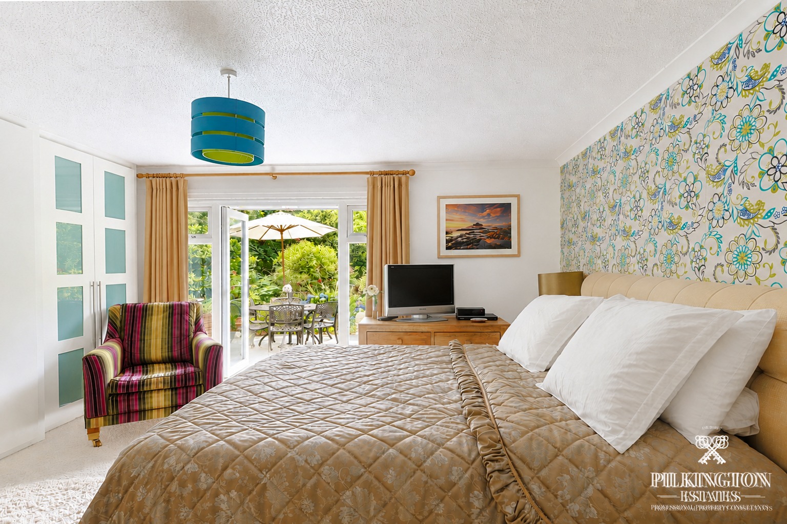 Immaculate Four-Bedroom Detached Home with Private Garden in a Quiet Cul-de-Sac Property image 11