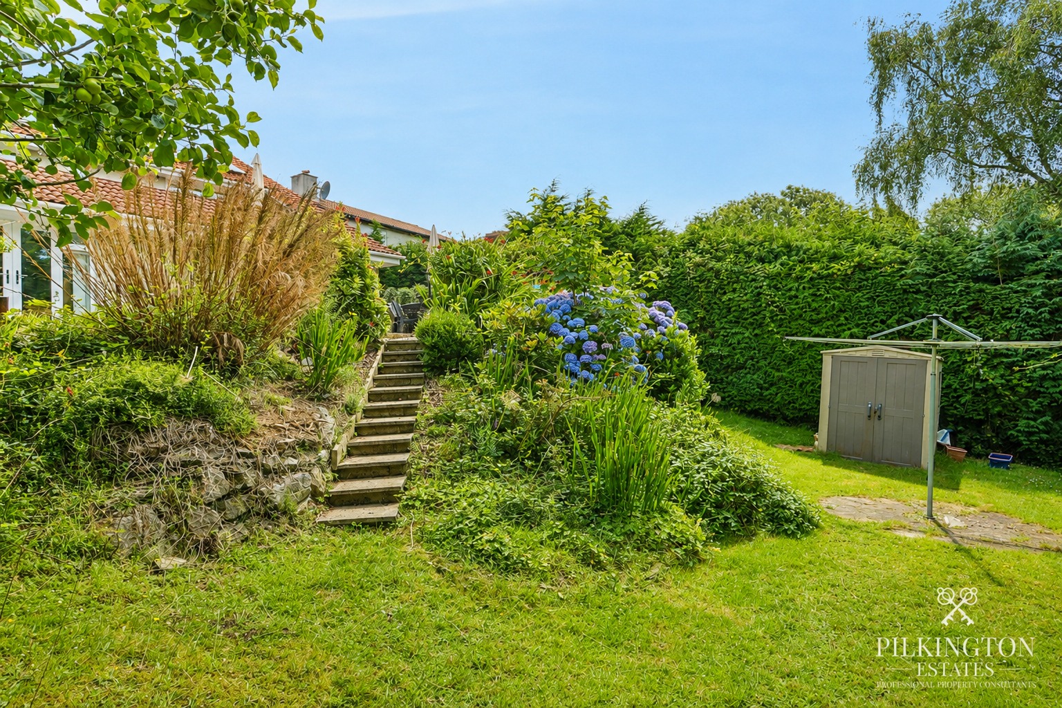 Immaculate Four-Bedroom Detached Home with Private Garden in a Quiet Cul-de-Sac Property image 17