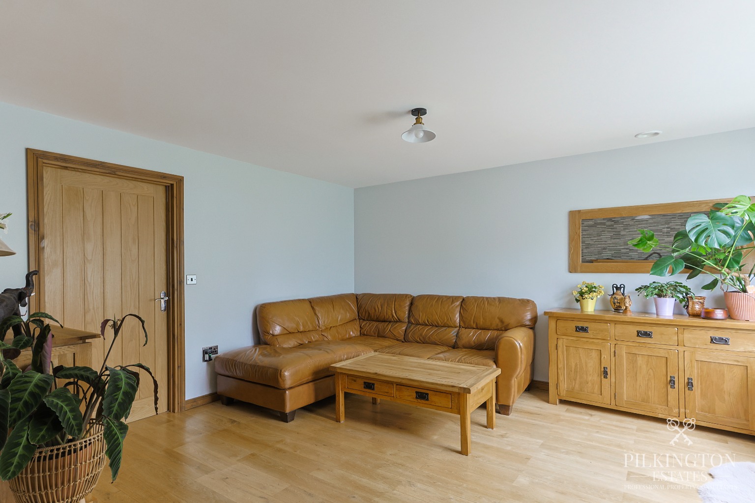Stylish 3-Bedroom Home in a Fantastic Location! Property image 4