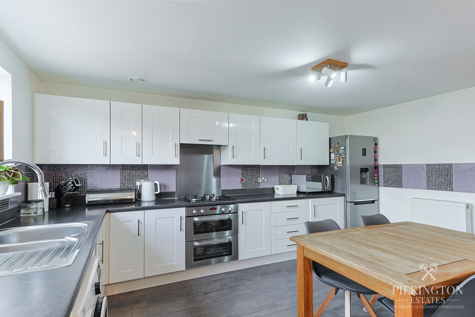 Stylish 3-Bedroom Home in a Fantastic Location! Property image 5