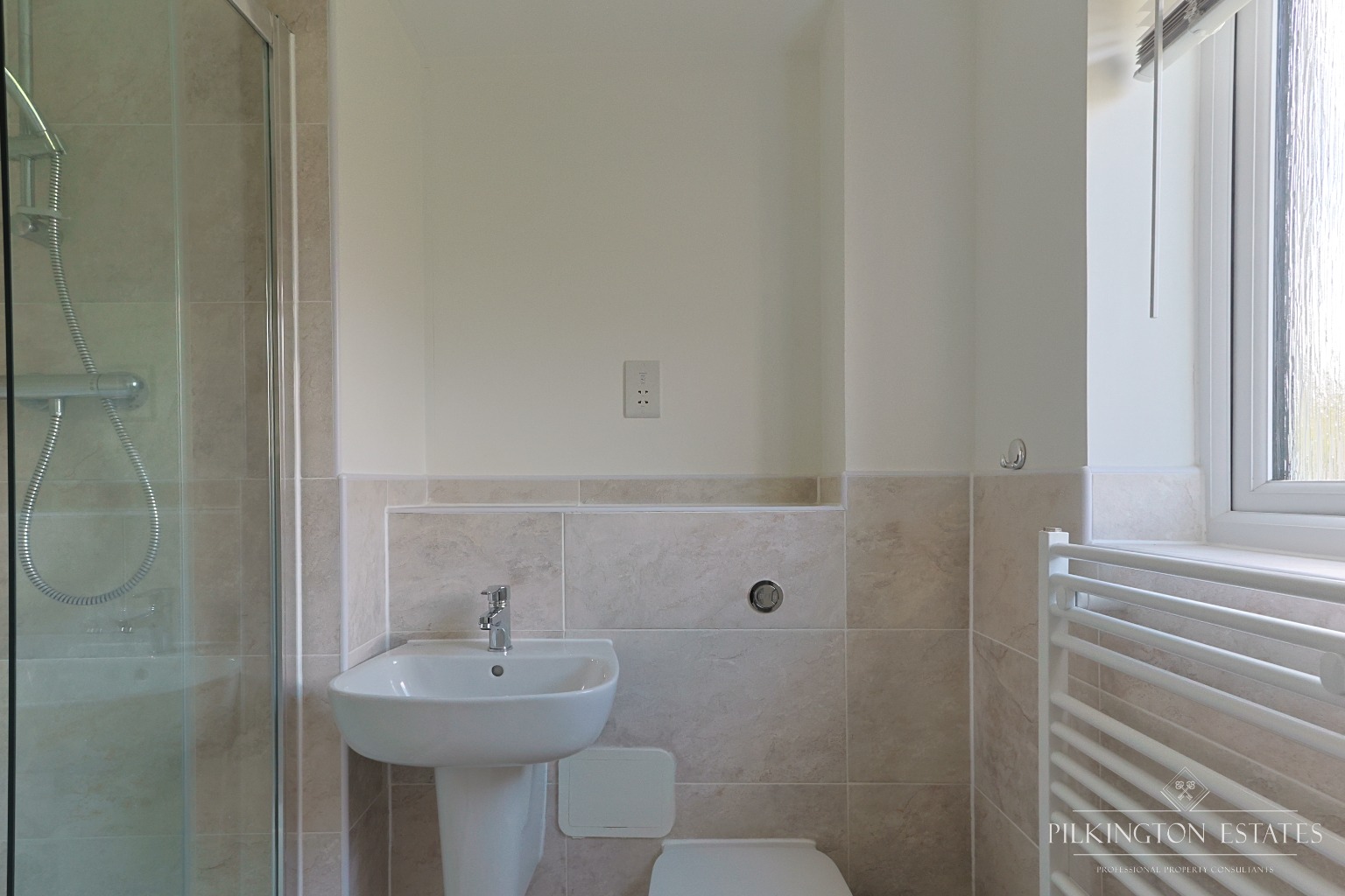 Beautiful Detached Home in Peaceful Cul-de-Sac Setting Property image 12