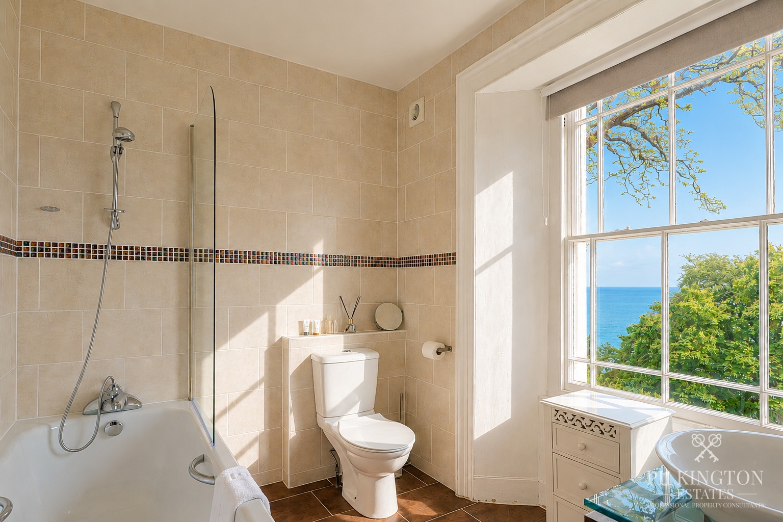 Seawood House – Historic Coastal Villa with Exceptional Sea Views & Guest Accommodation Property image 11