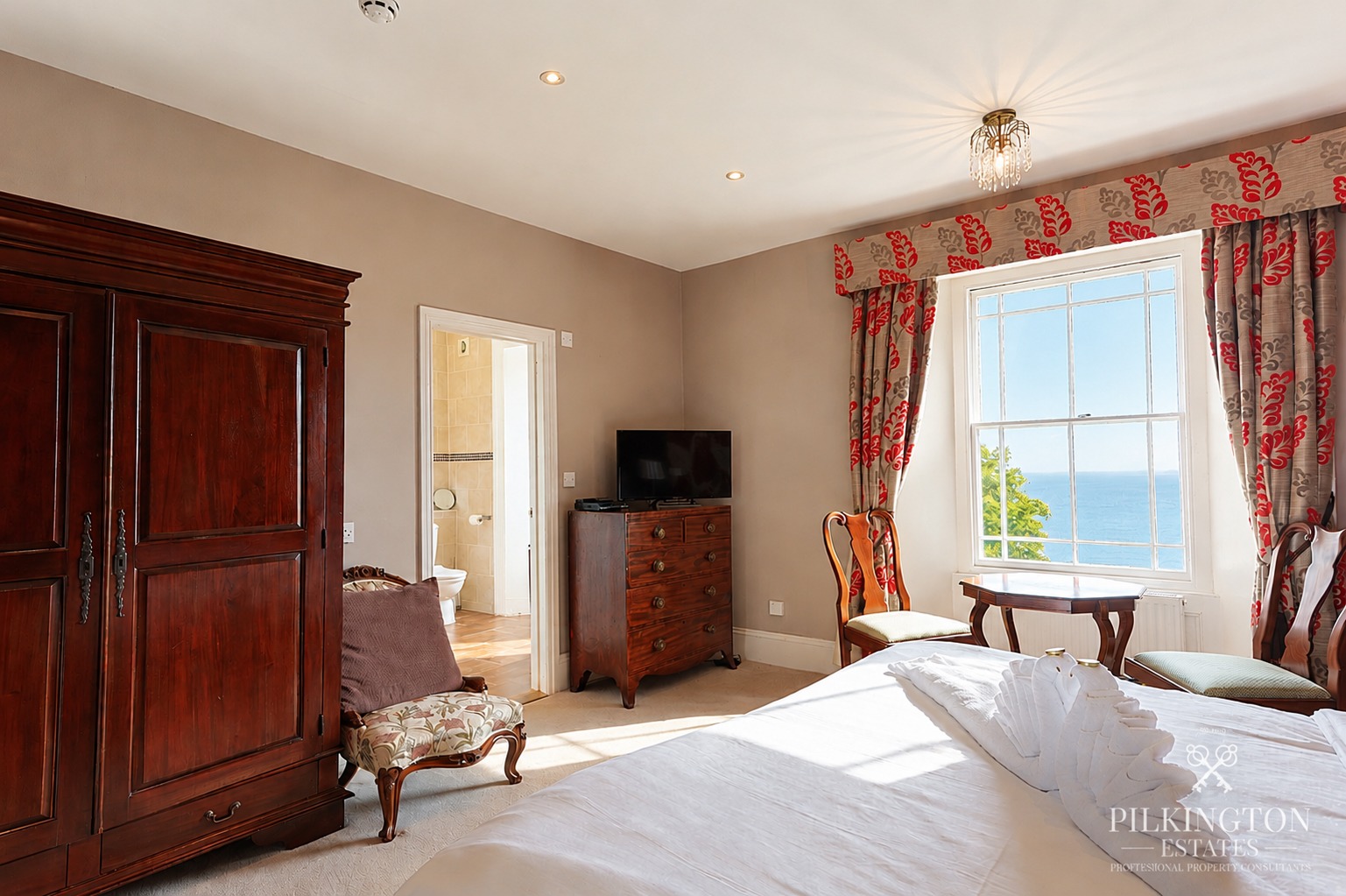 Seawood House – Historic Coastal Villa with Exceptional Sea Views & Guest Accommodation Property image 10
