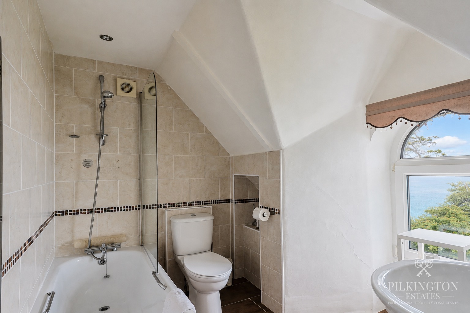 Seawood House – Historic Coastal Villa with Exceptional Sea Views & Guest Accommodation Property image 19