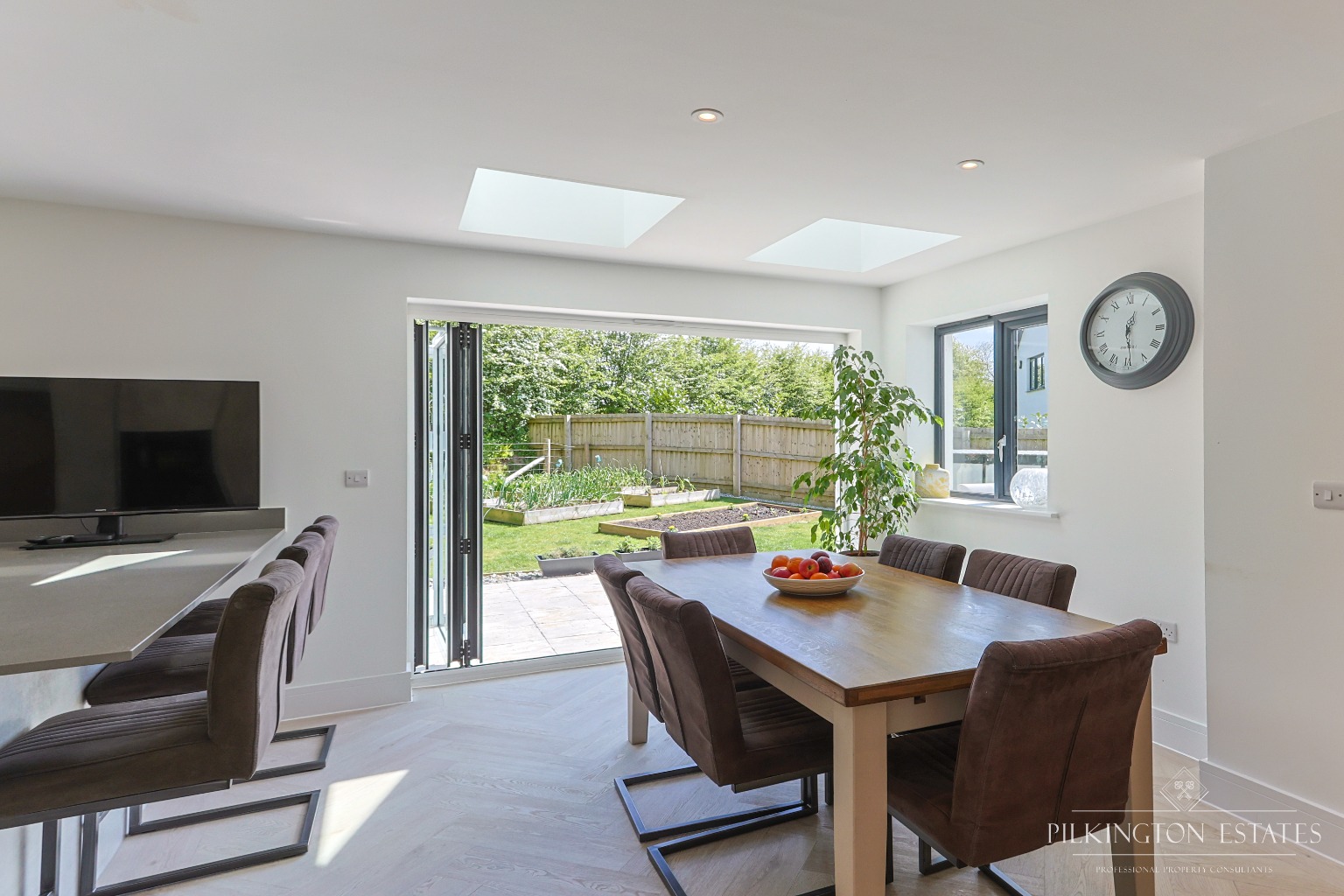 Stunning Detached Home with Annex, Bifold Living & Beautiful Garden Property image 8