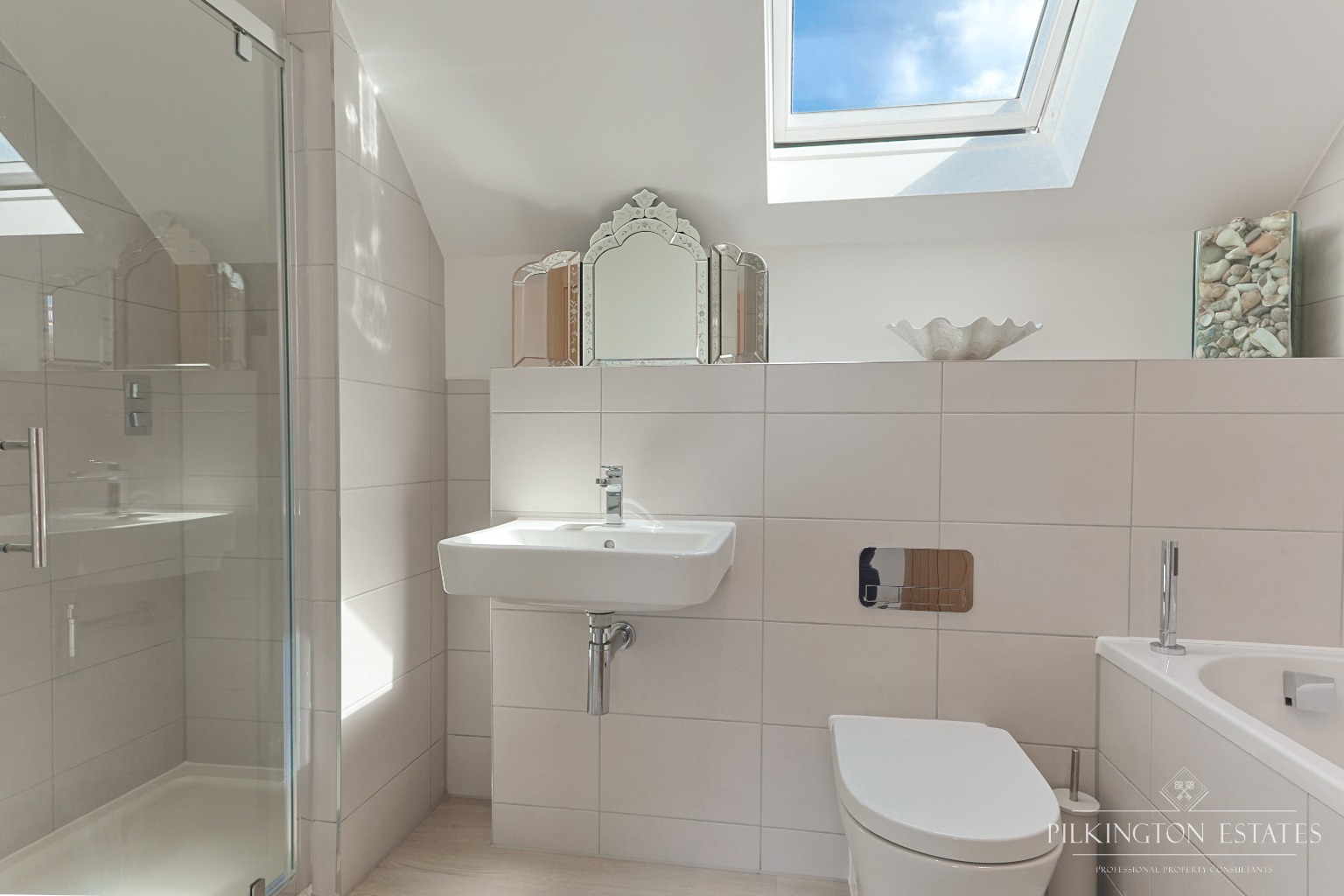 Stunning Detached Home with Annex, Bifold Living & Beautiful Garden Property image 18