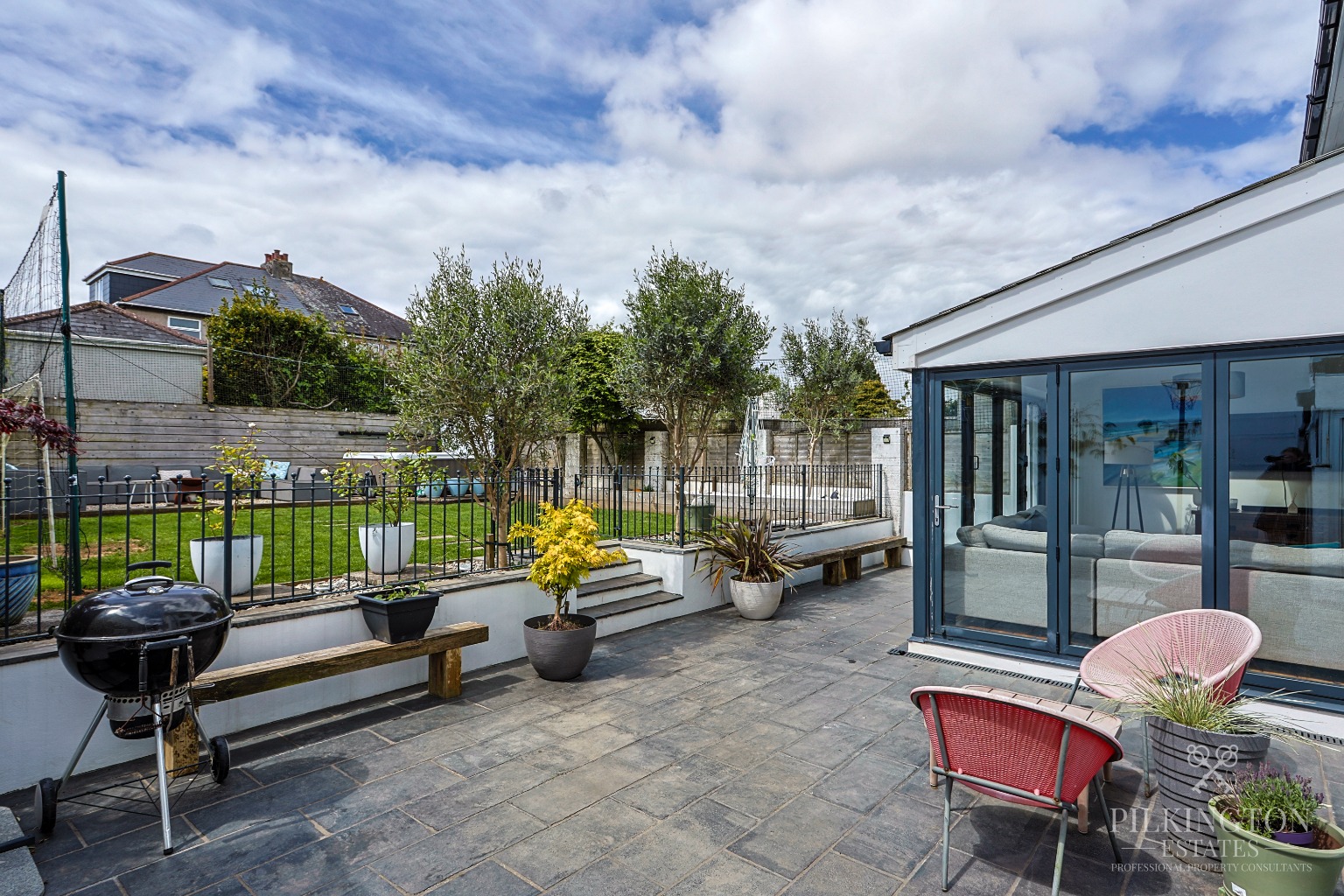 Exceptional 4 Bedroom Family Home on Prestigious Torland Road Property image 21