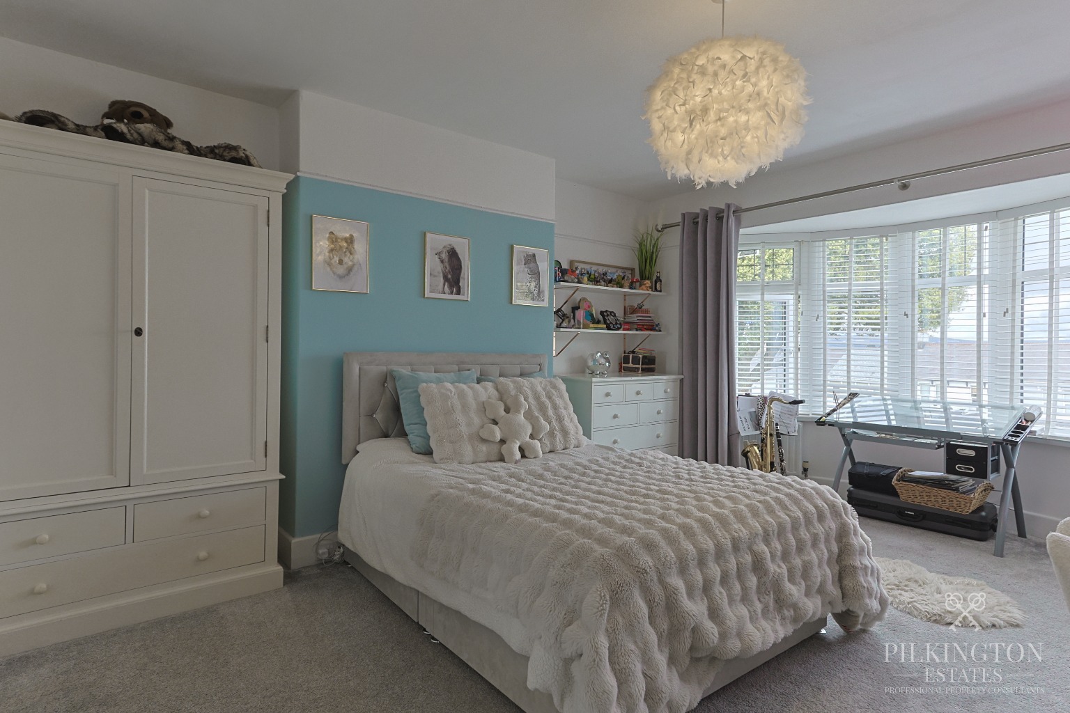 Exceptional 4 Bedroom Family Home on Prestigious Torland Road Property image 8