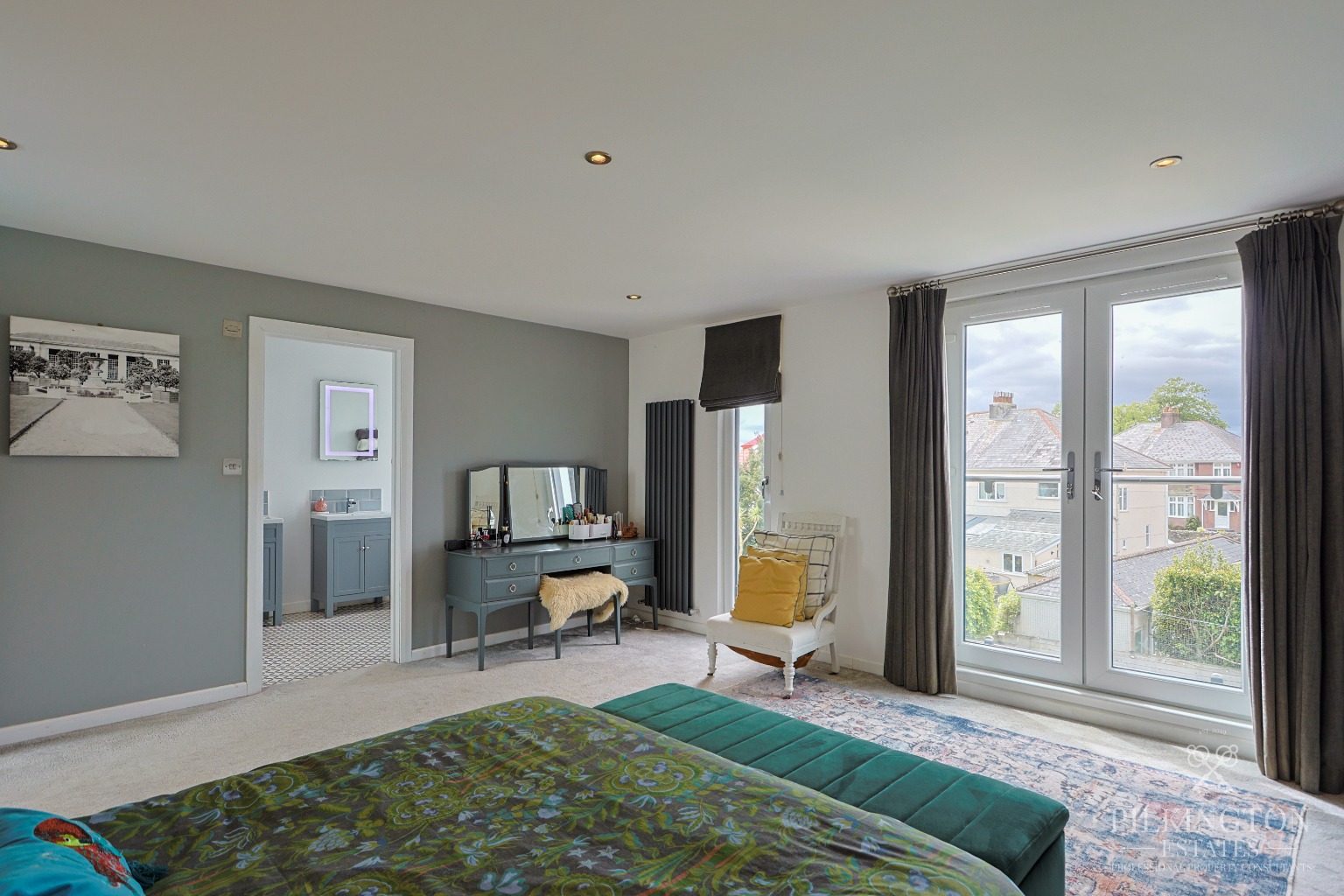 Exceptional 4 Bedroom Family Home on Prestigious Torland Road Property image 15