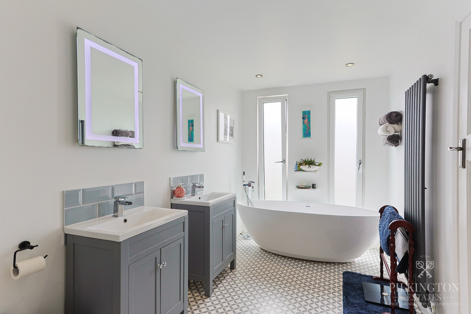 Exceptional 4 Bedroom Family Home on Prestigious Torland Road Property image 17