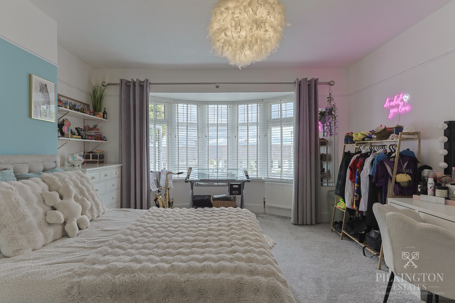 Exceptional 4 Bedroom Family Home on Prestigious Torland Road Property image 9