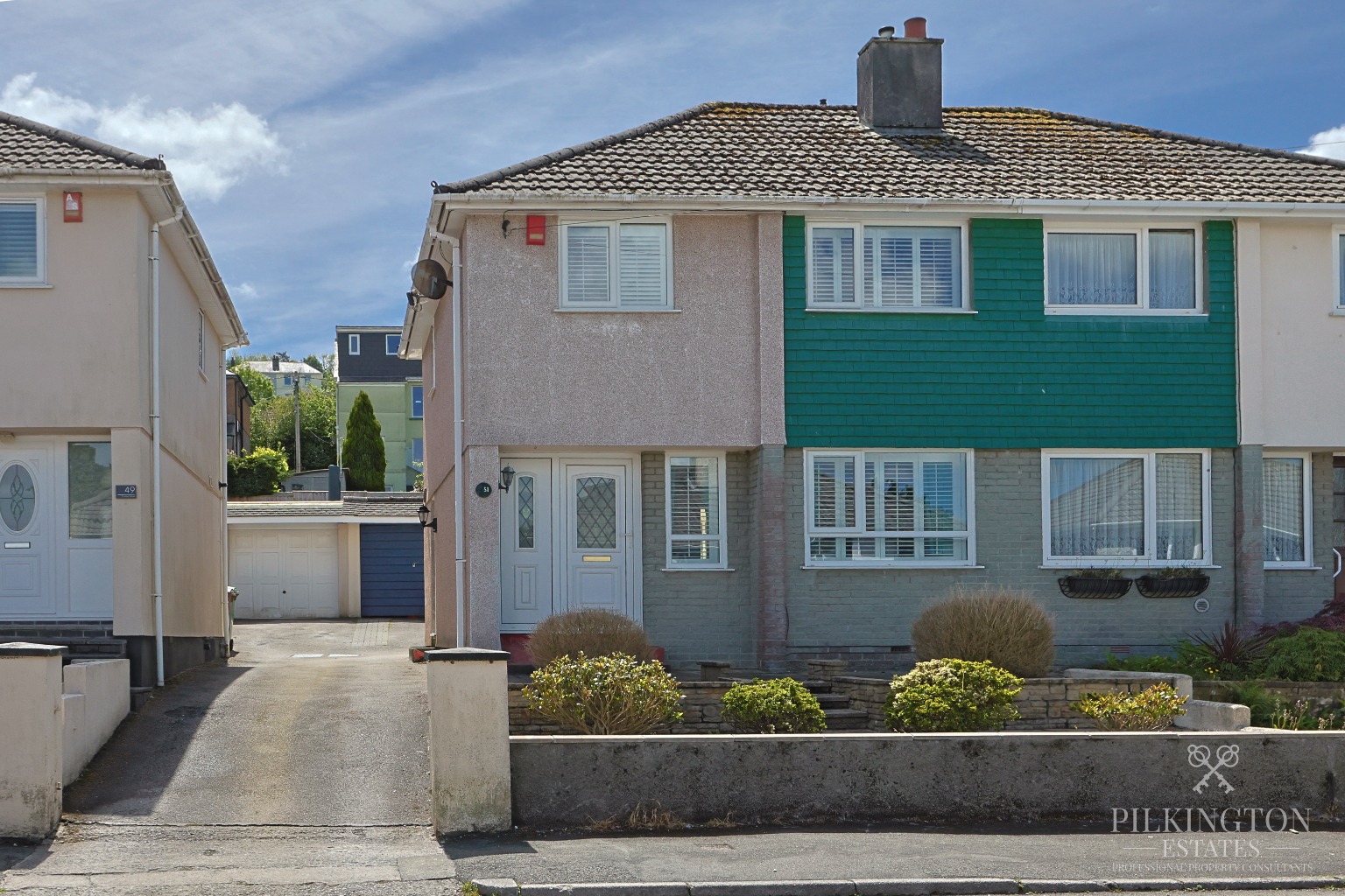Beautifully Presented Three-Bedroom Semi-Detached Home with Conservatory, Garage & Spacious Garden