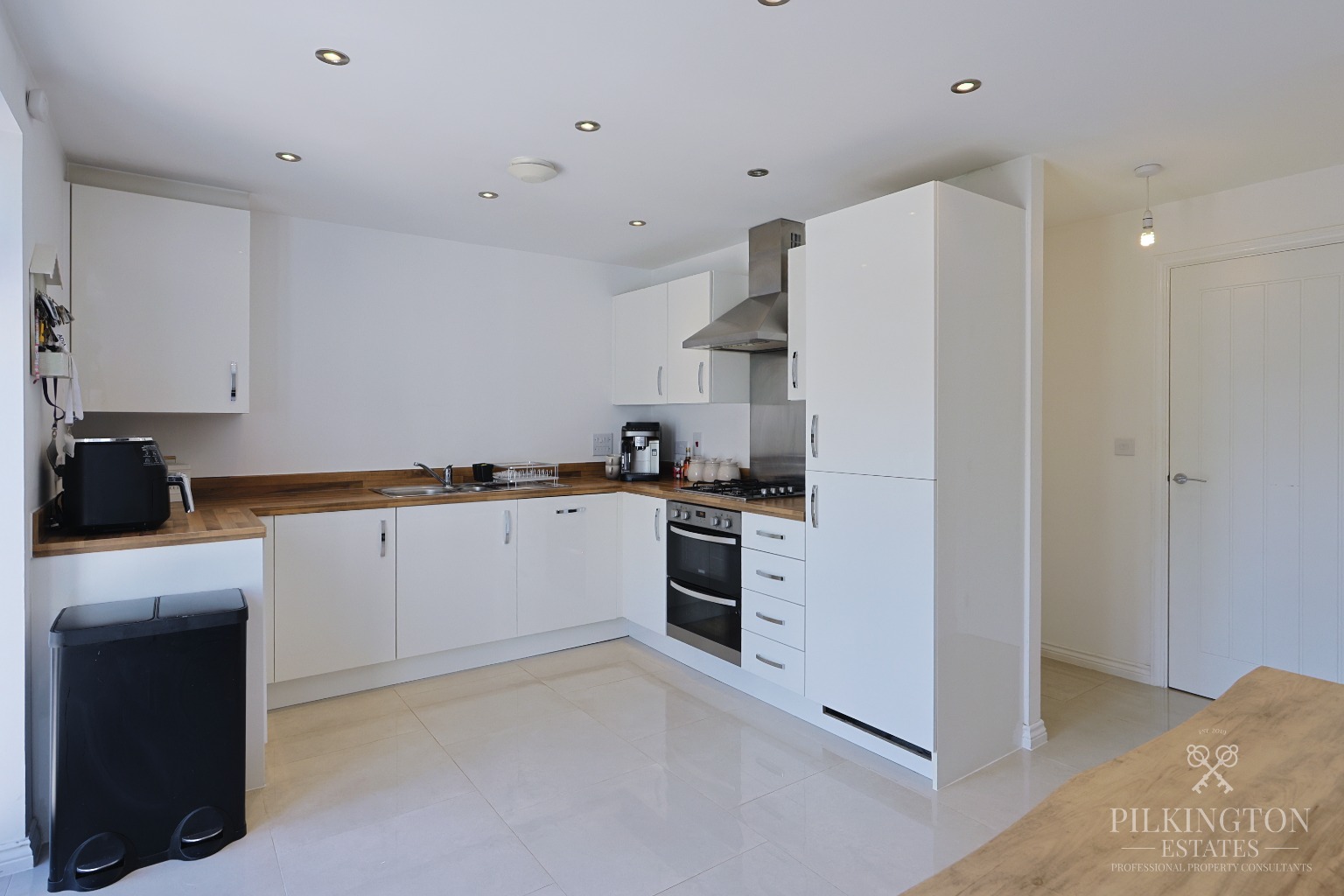 Stylish & Spacious Three-Bedroom Semi-Detached Home in Sought-After PL6 Property image 4