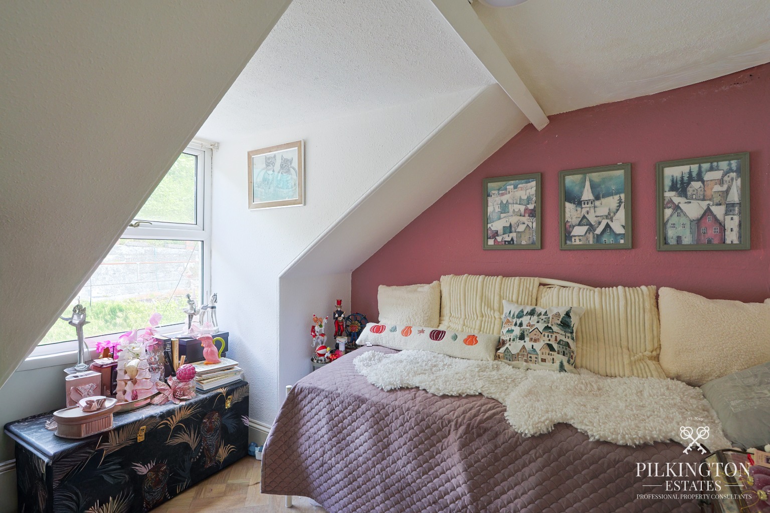 Stunning Harbour-View Maisonette with Panoramic Views Across Picturesque Looe Property image 10