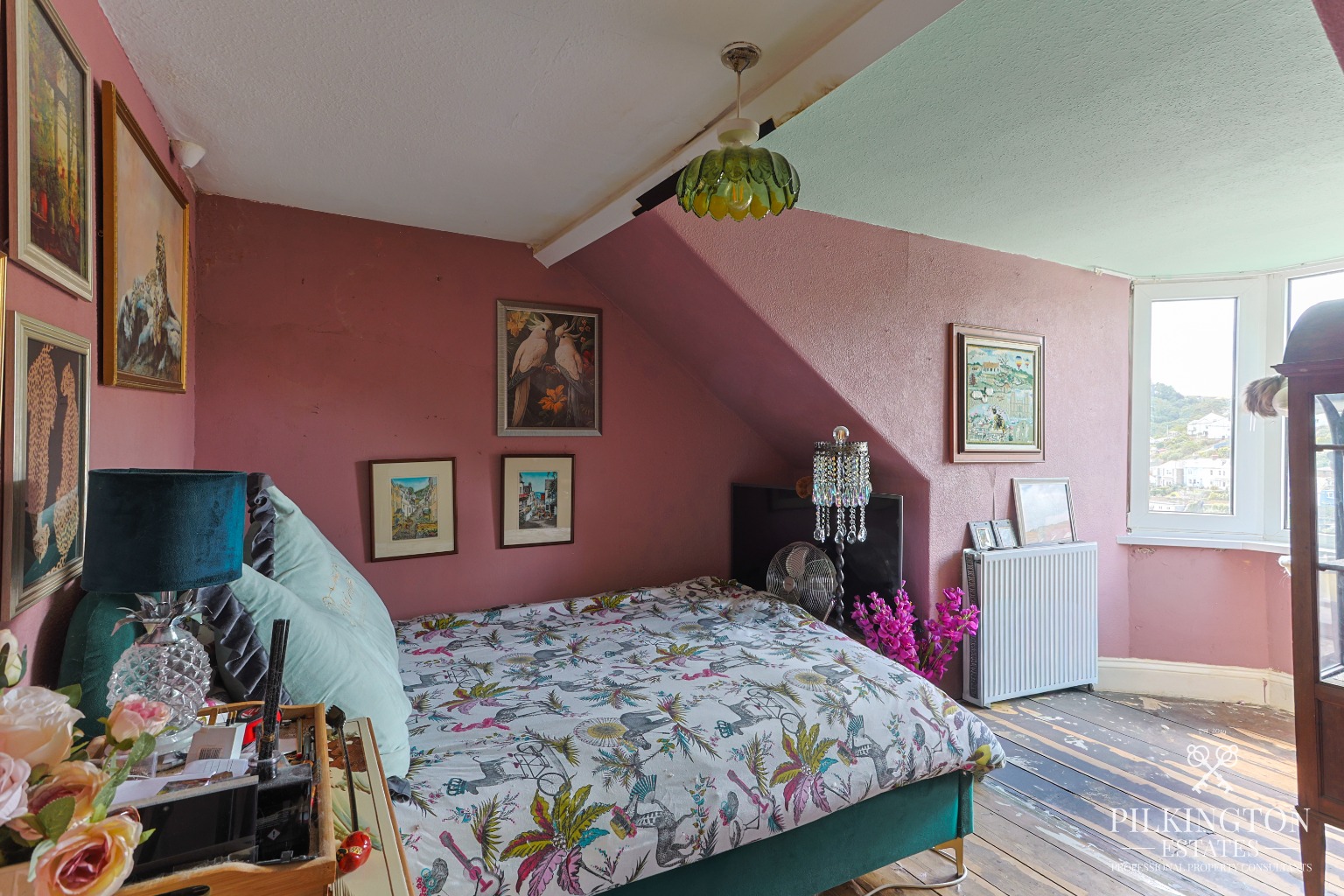 Stunning Harbour-View Maisonette with Panoramic Views Across Picturesque Looe Property image 8