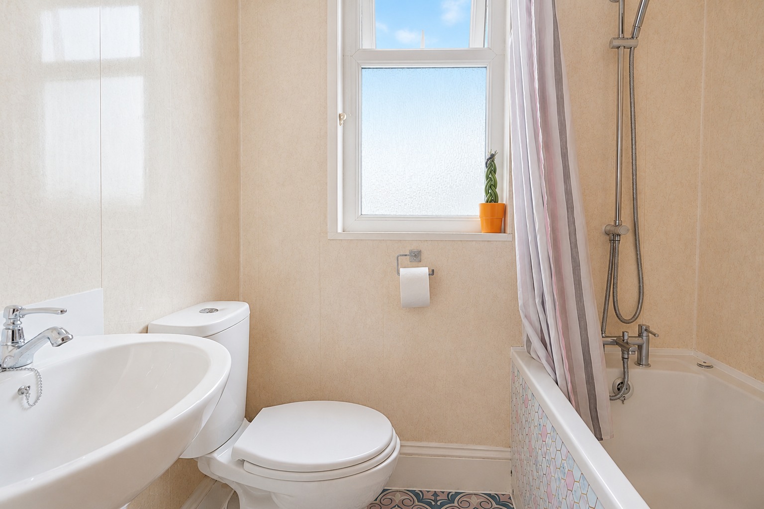 Characterful Four-Bedroom Home with New Kitchen, Two Bathrooms & Excellent School Catchment Area Property image 12