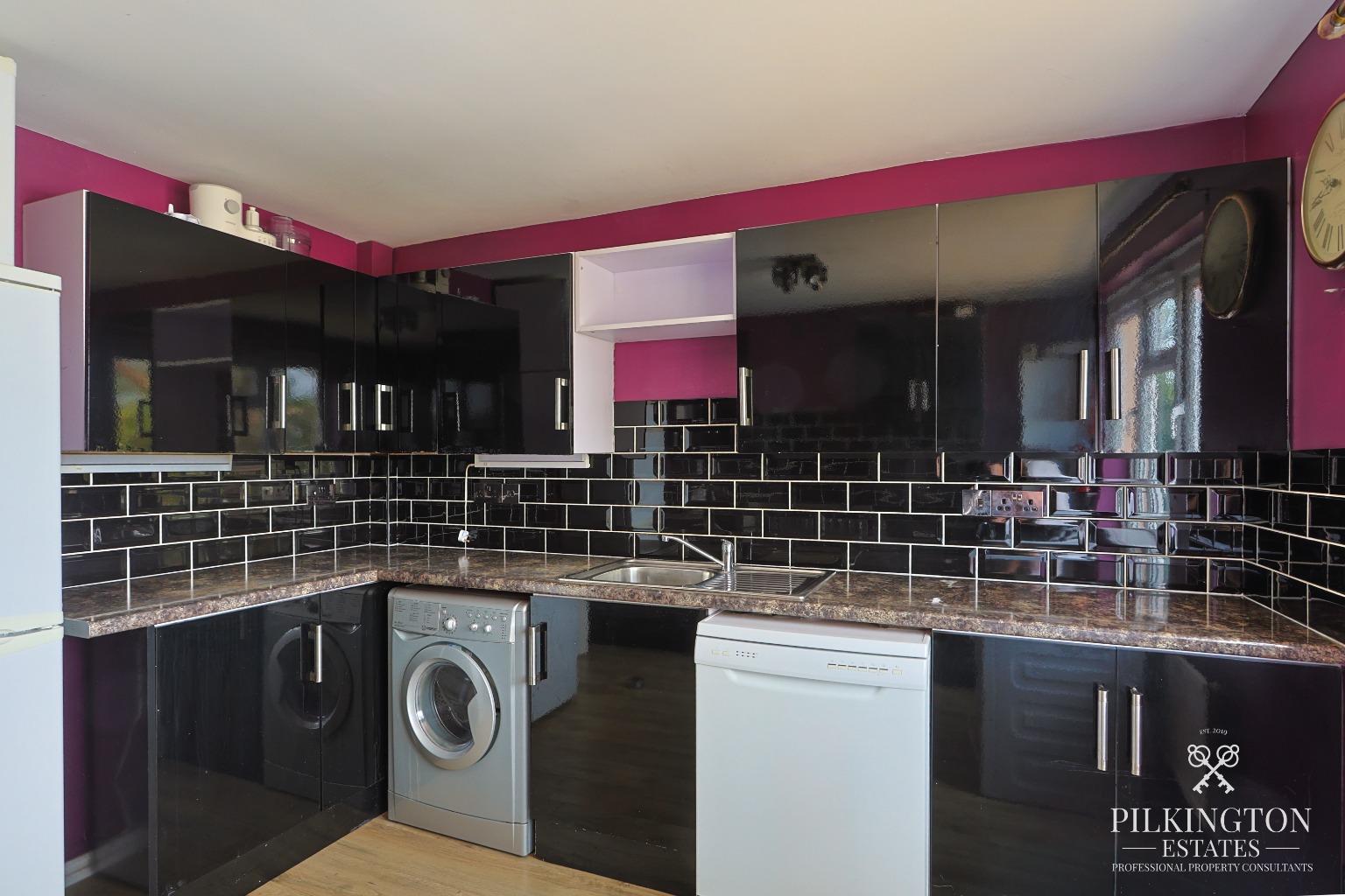 Spacious Three-Bedroom Maisonette with Stunning Tamar Bridge & Countryside Views Property image 2