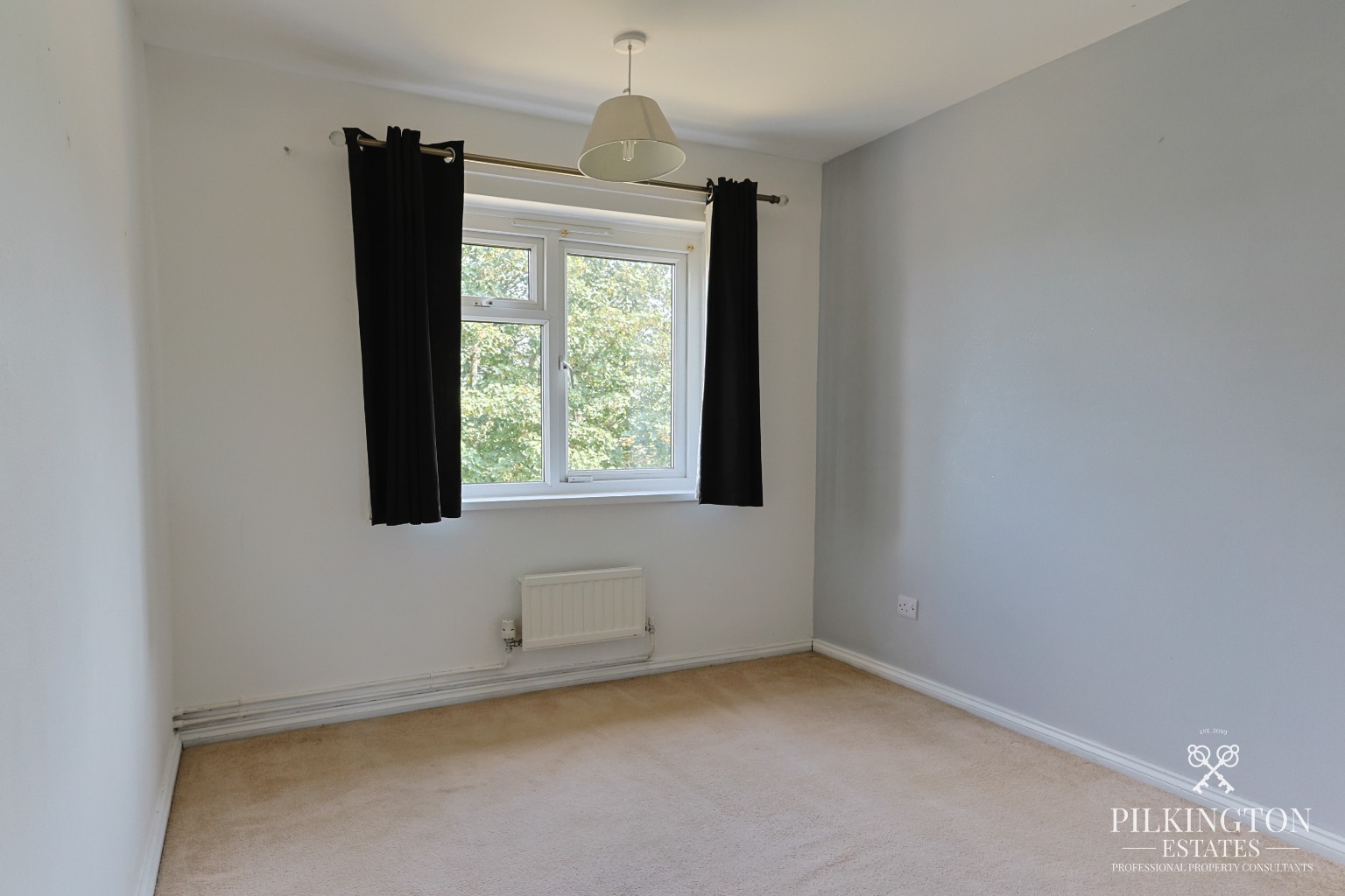 Spacious Three-Bedroom Maisonette with Stunning Tamar Bridge & Countryside Views Property image 9