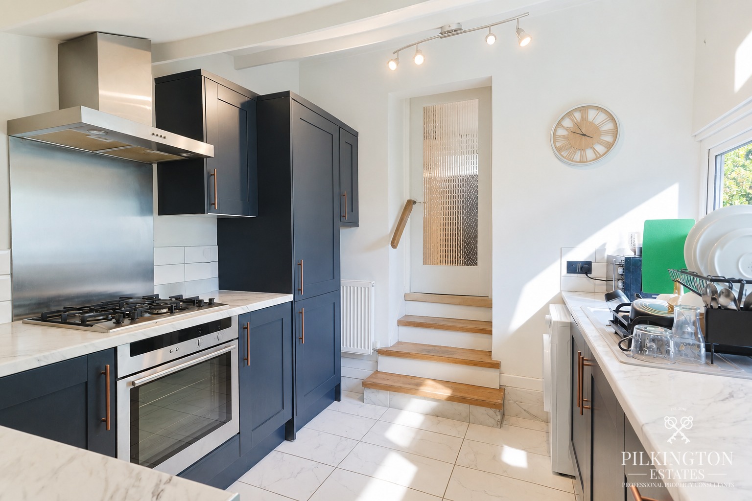 Stylish 2-Bedroom Home with Large Private Garden Property image 5