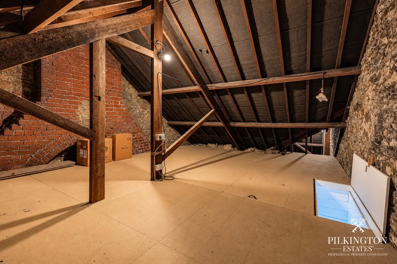 A BEAUTIFULLY REFURBISHED PERIOD HOME WITH GARAGE, SOLAR PANELS & LOFT POTENTIAL Property image 16