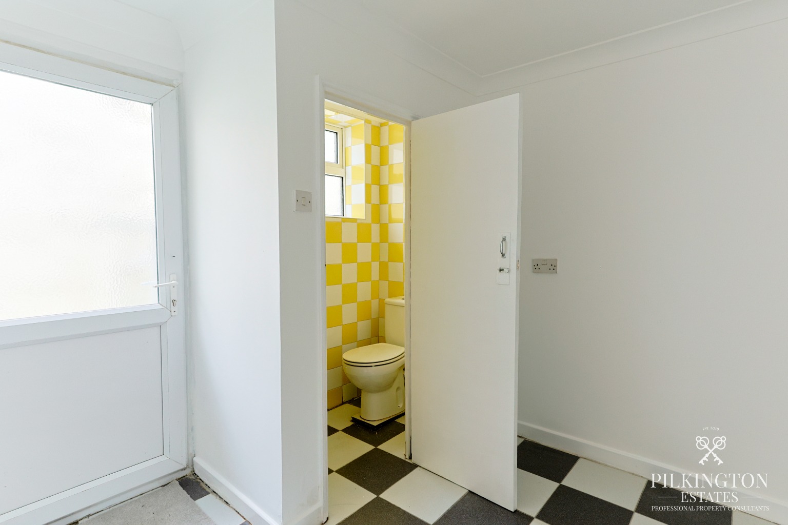 A BEAUTIFULLY REFURBISHED PERIOD HOME WITH GARAGE, SOLAR PANELS & LOFT POTENTIAL Property image 15