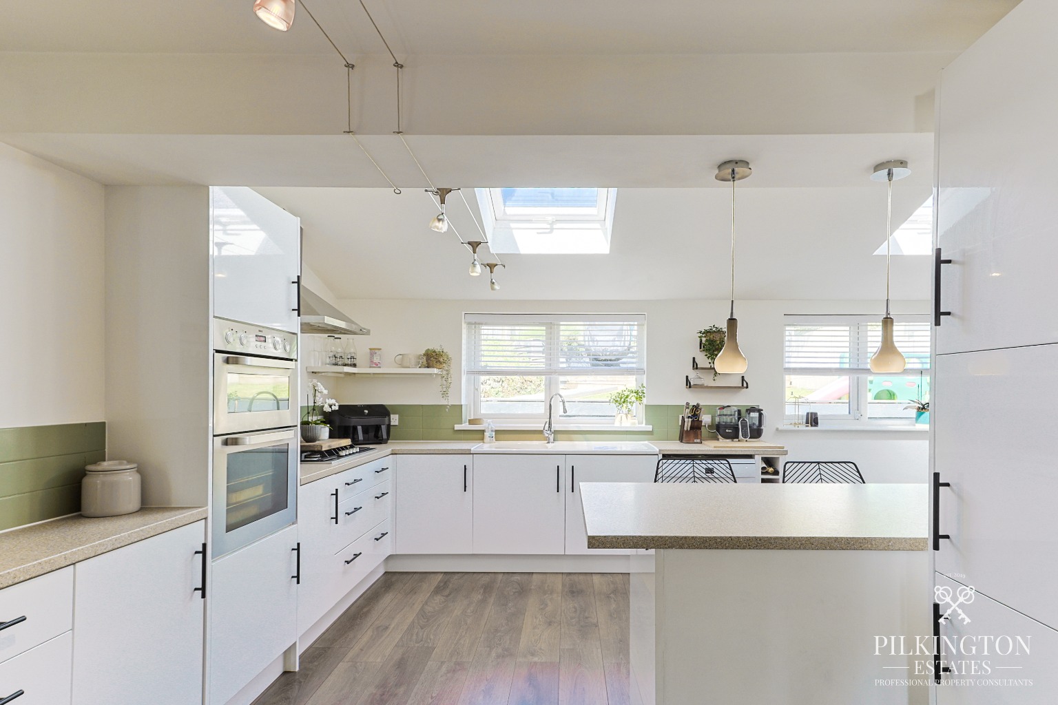 An immaculately presented and thoughtfully updated three/four-bedroom family home Property image 4
