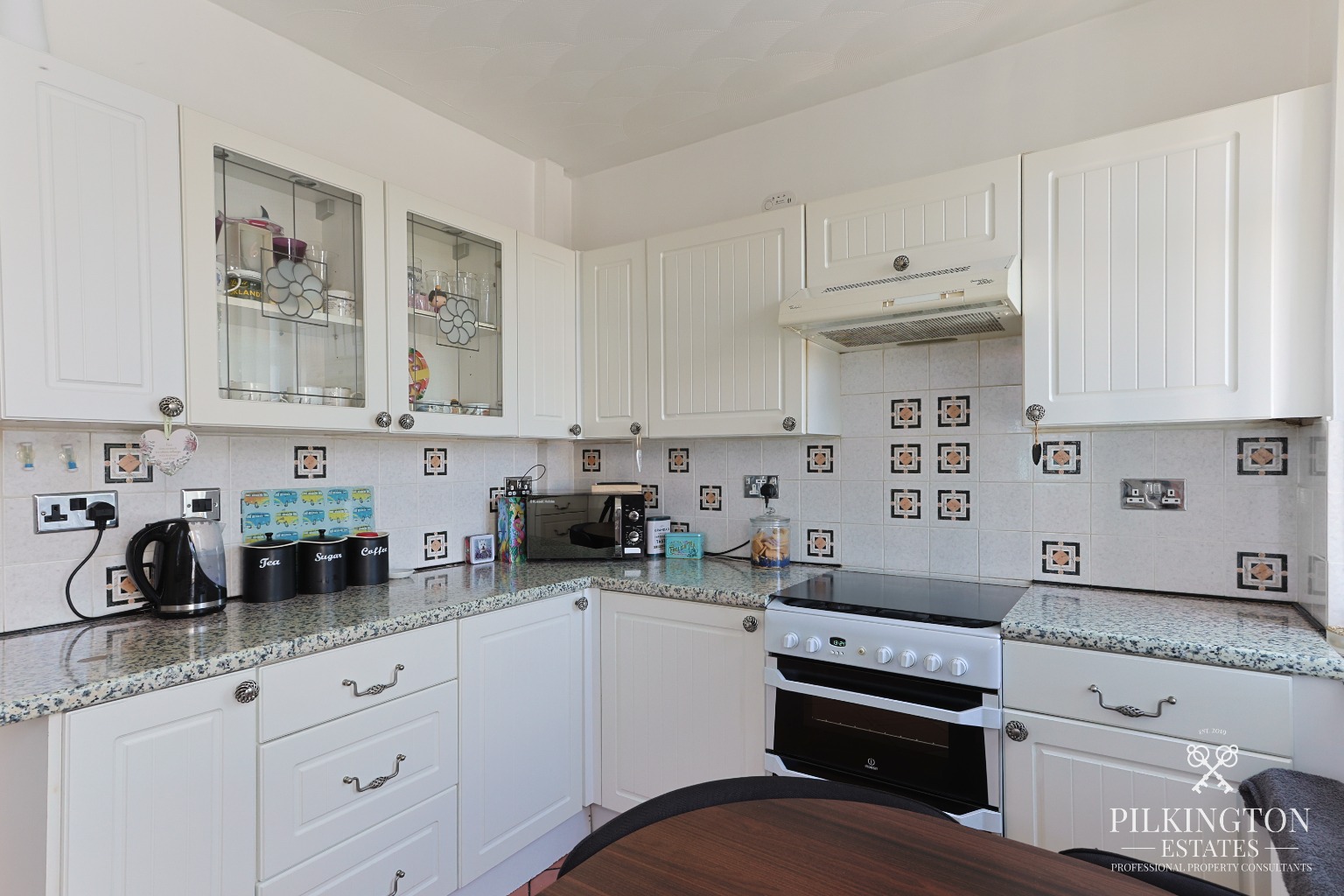 Beautifully Presented Two Bedroom Semi-Detached Home with West-Facing Garden & Driveway Property image 4
