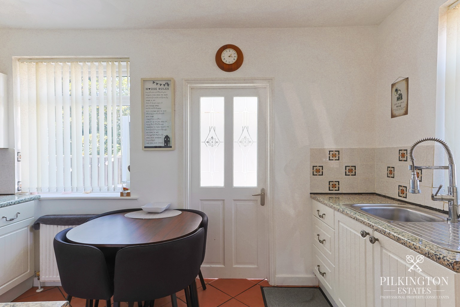 Beautifully Presented Two Bedroom Semi-Detached Home with West-Facing Garden & Driveway Property image 5