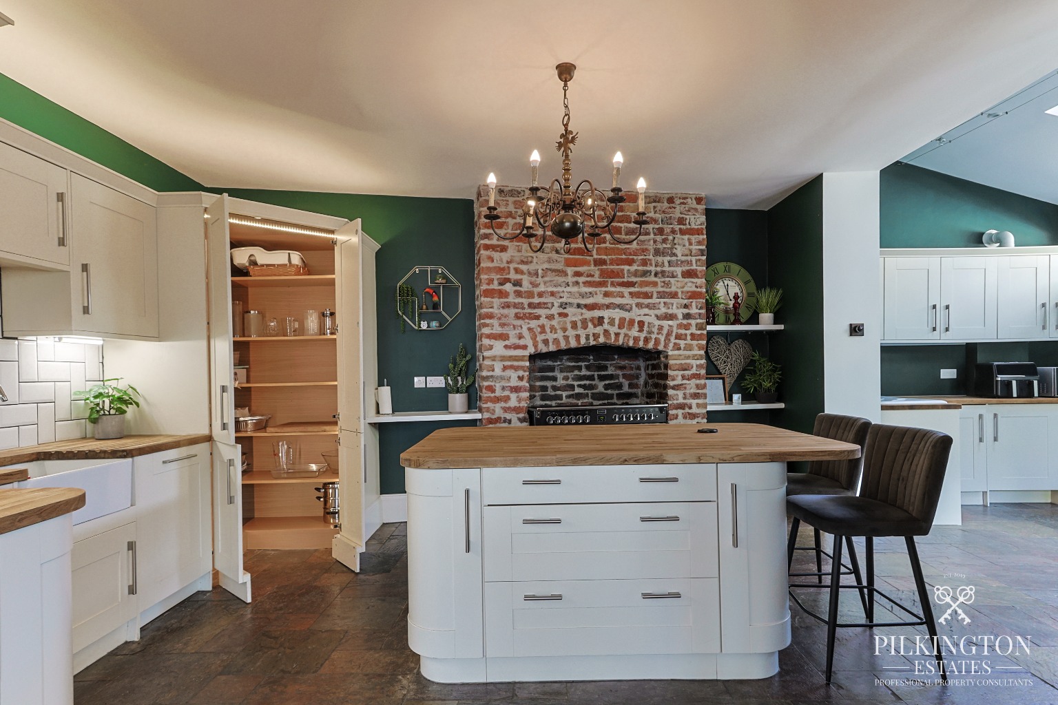 Immaculately Refurbished Period Home with Two Private Gardens Property image 5