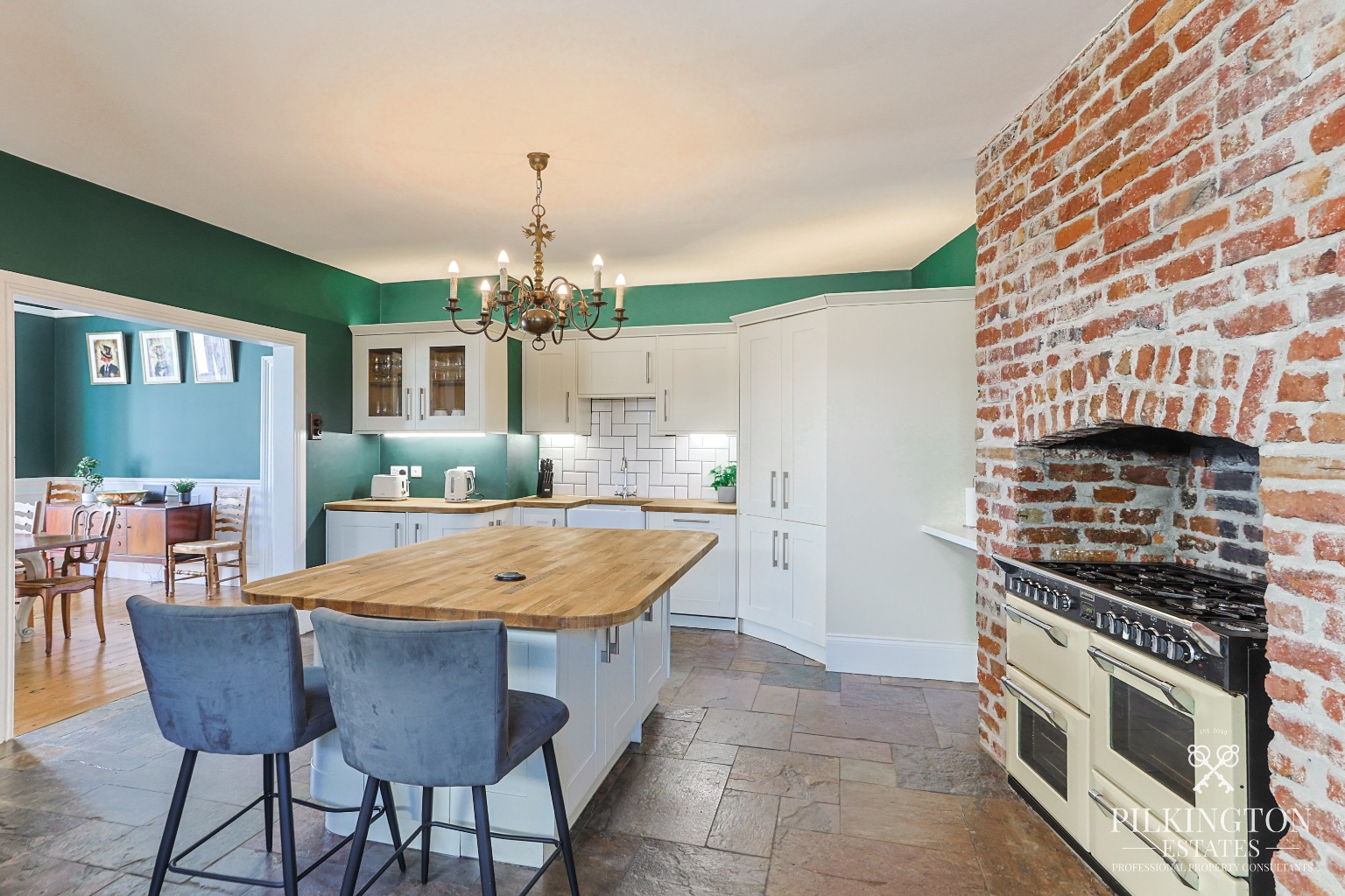 Immaculately Refurbished Period Home with Two Private Gardens Property image 4