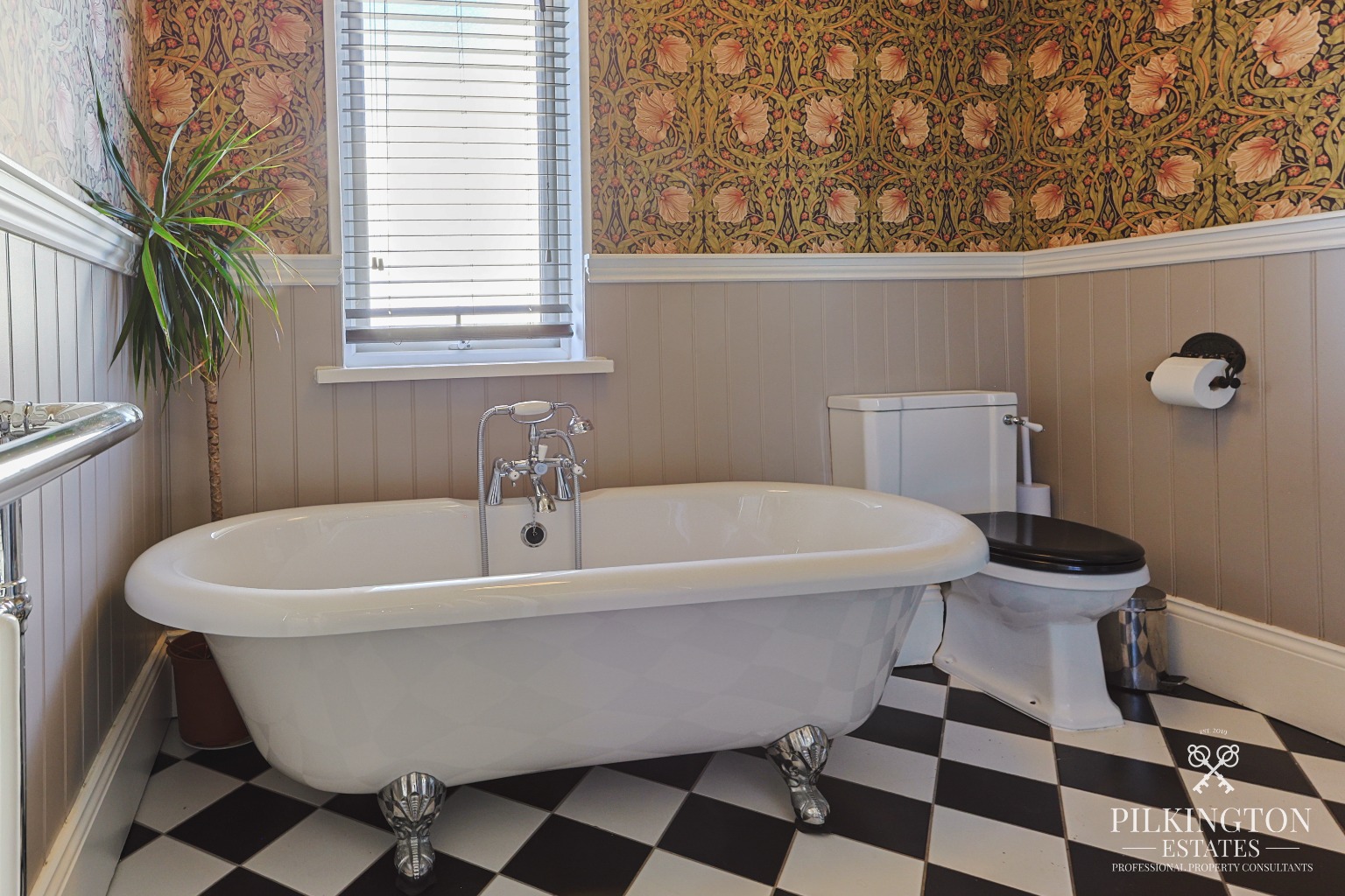Immaculately Refurbished Period Home with Two Private Gardens Property image 15