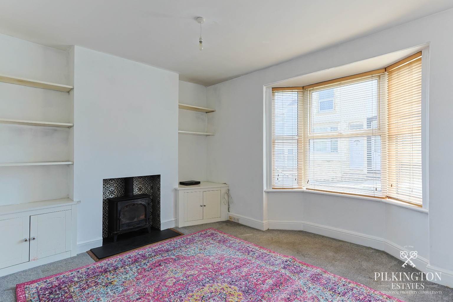 Beautifully Updated 3-Bedroom Home with New Kitchen, Underfloor Heating & No Chain Property image 3
