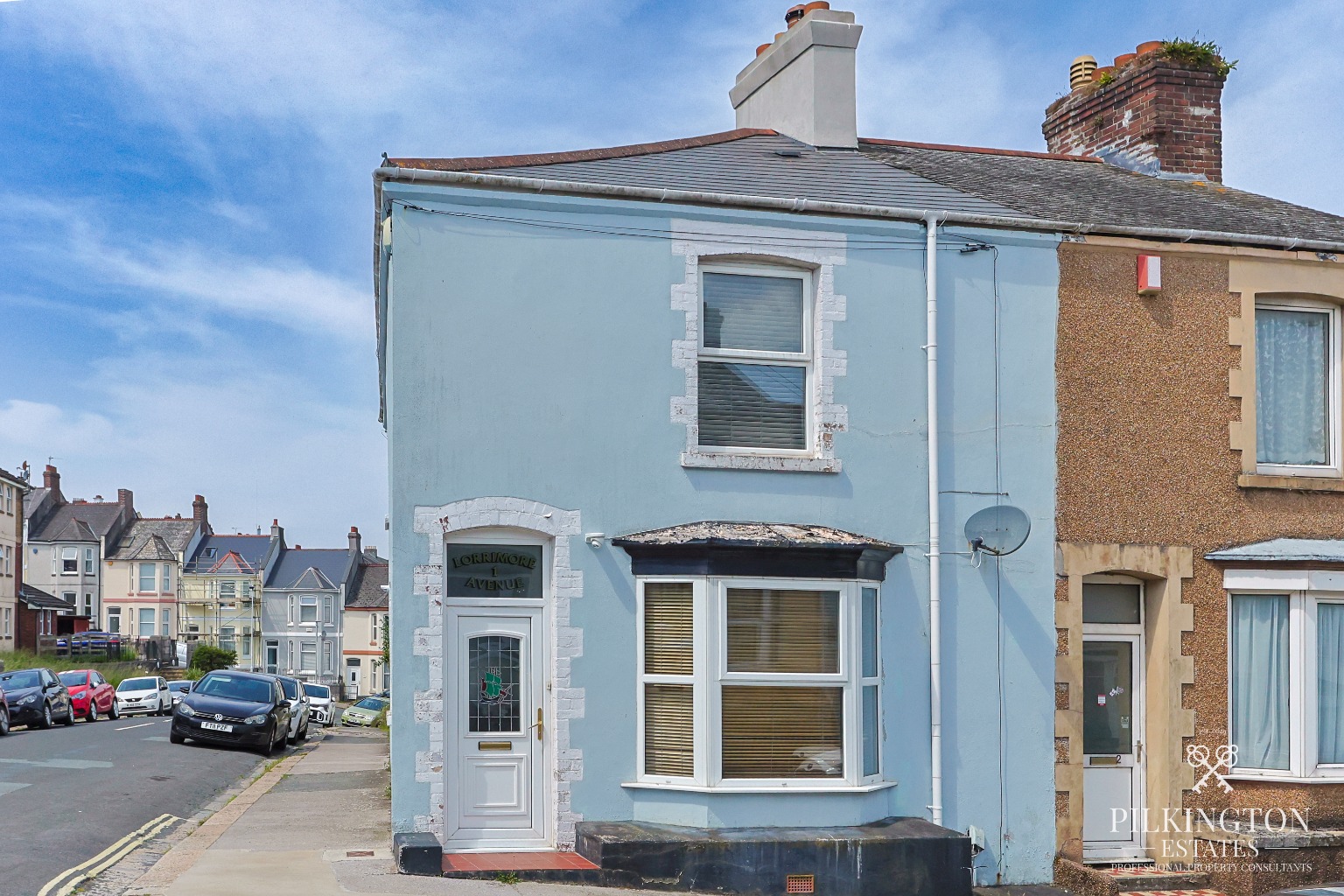Beautifully Updated 3-Bedroom Home with New Kitchen, Underfloor Heating & No Chain