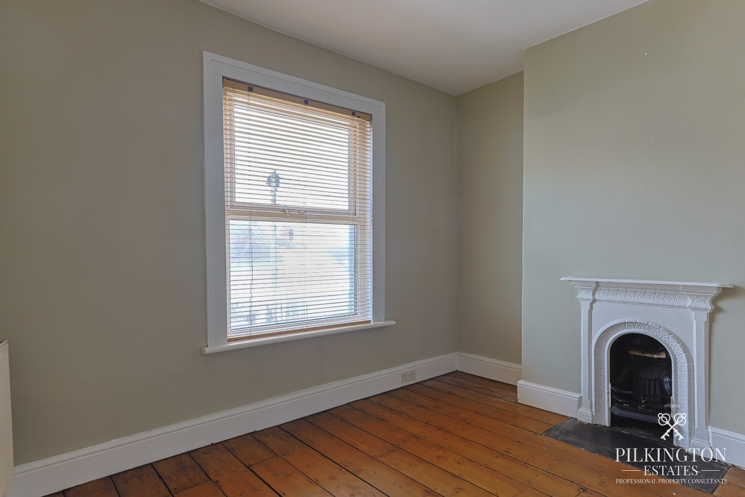 Beautifully Updated 3-Bedroom Home with New Kitchen, Underfloor Heating & No Chain Property image 8