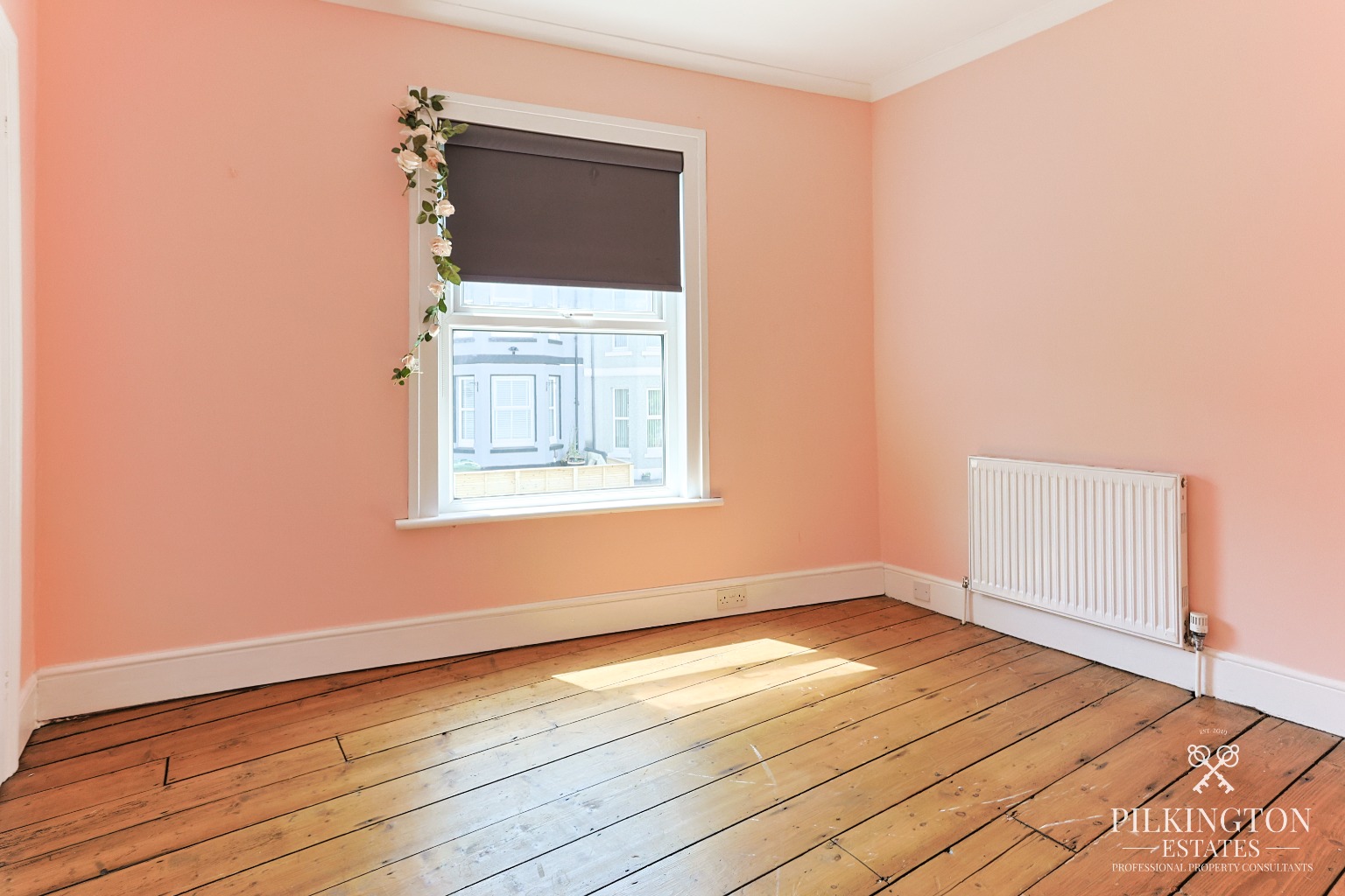 Beautifully Updated 3-Bedroom Home with New Kitchen, Underfloor Heating & No Chain Property image 5