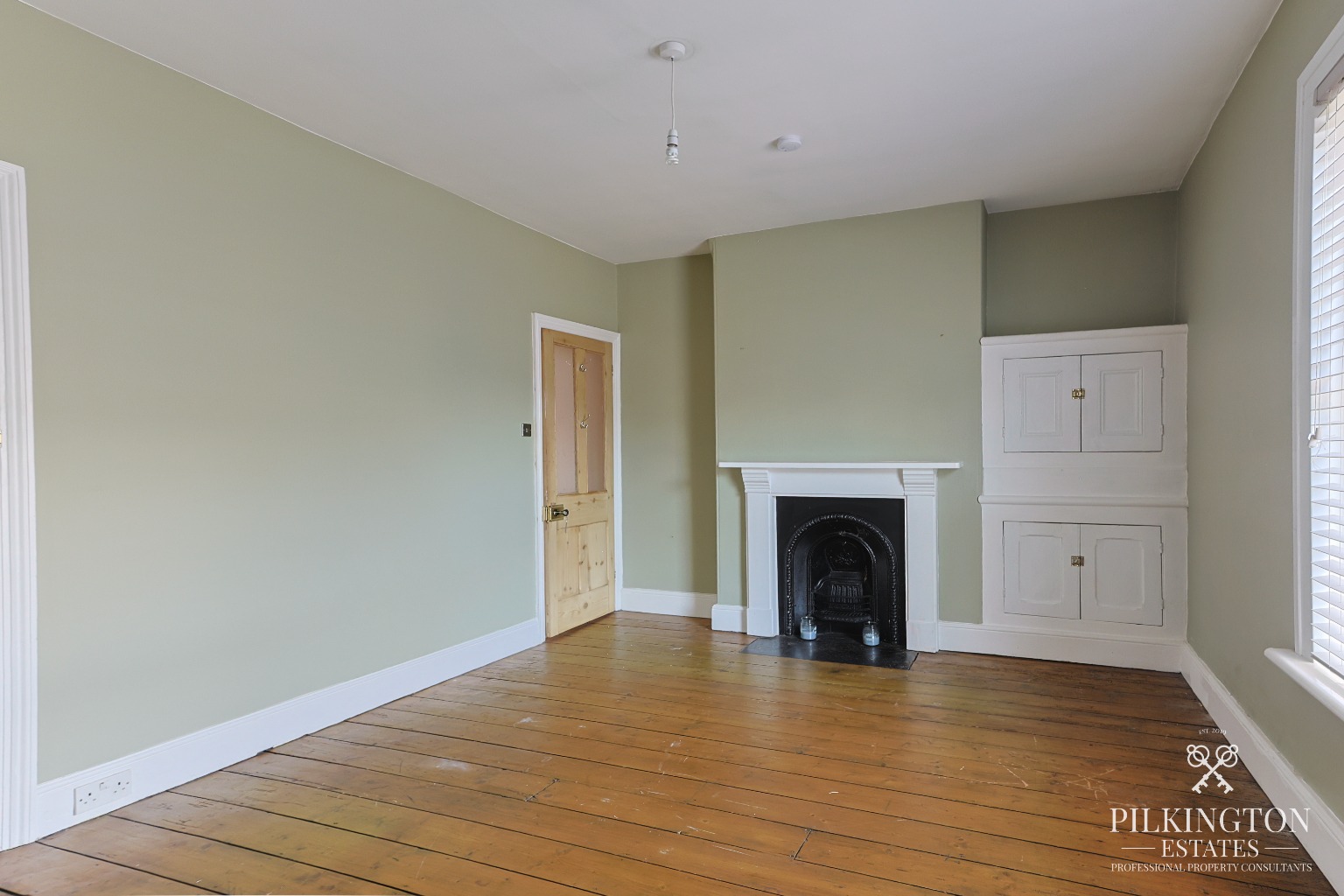 Beautifully Updated 3-Bedroom Home with New Kitchen, Underfloor Heating & No Chain Property image 9